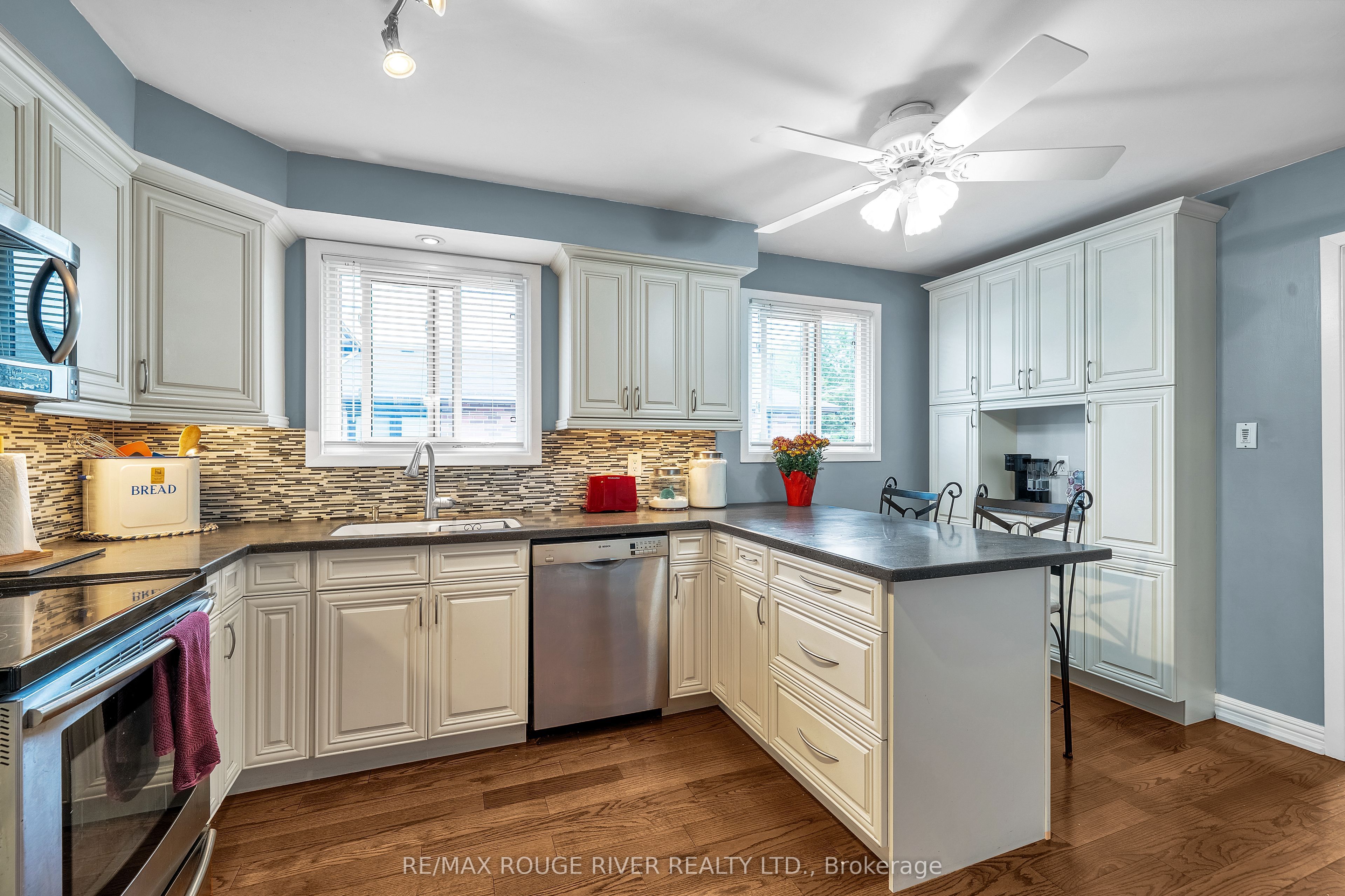 920 Sunrise Avenue Property Photo 10
