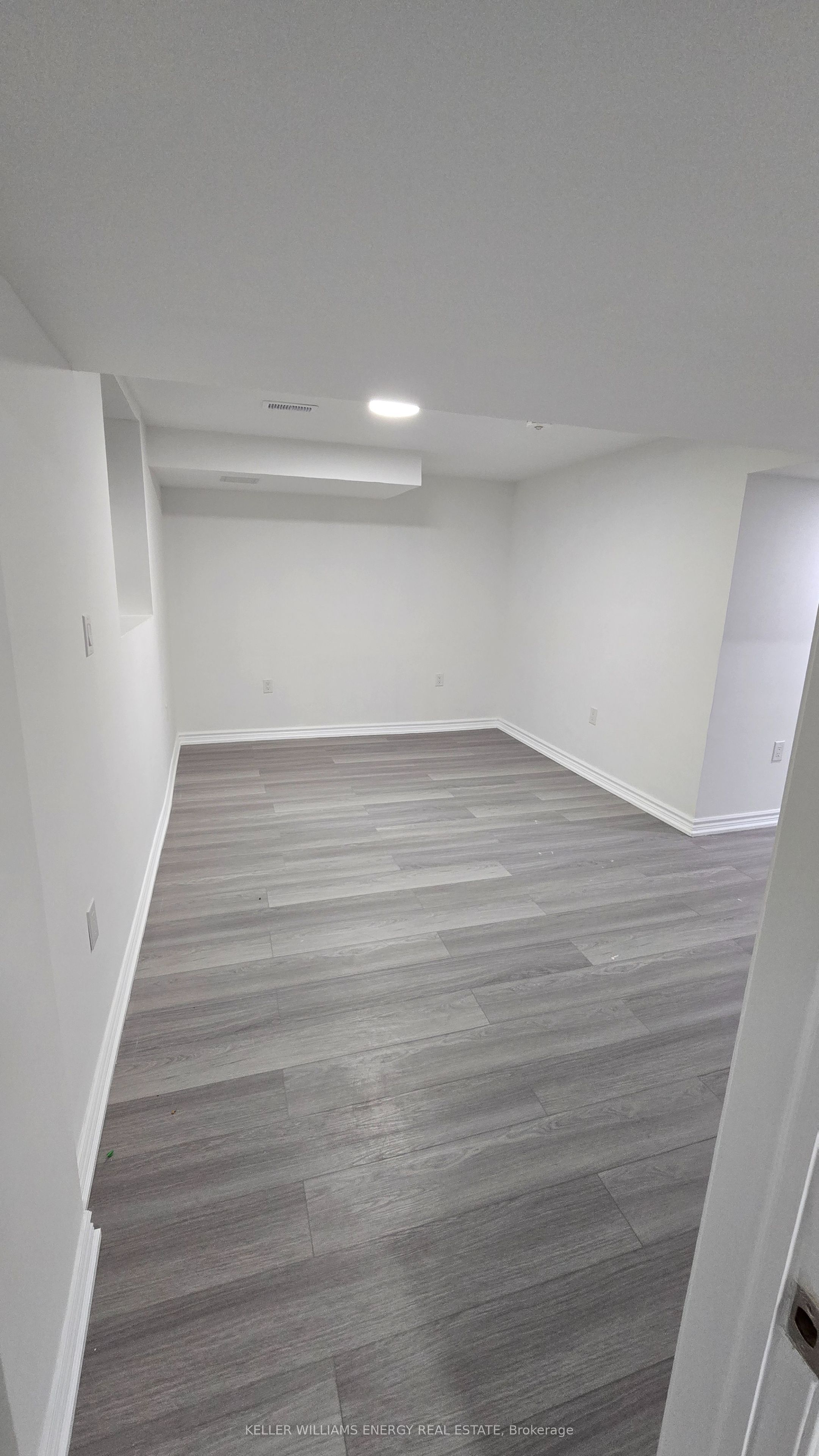 36 Crombie Street Property Photo 5