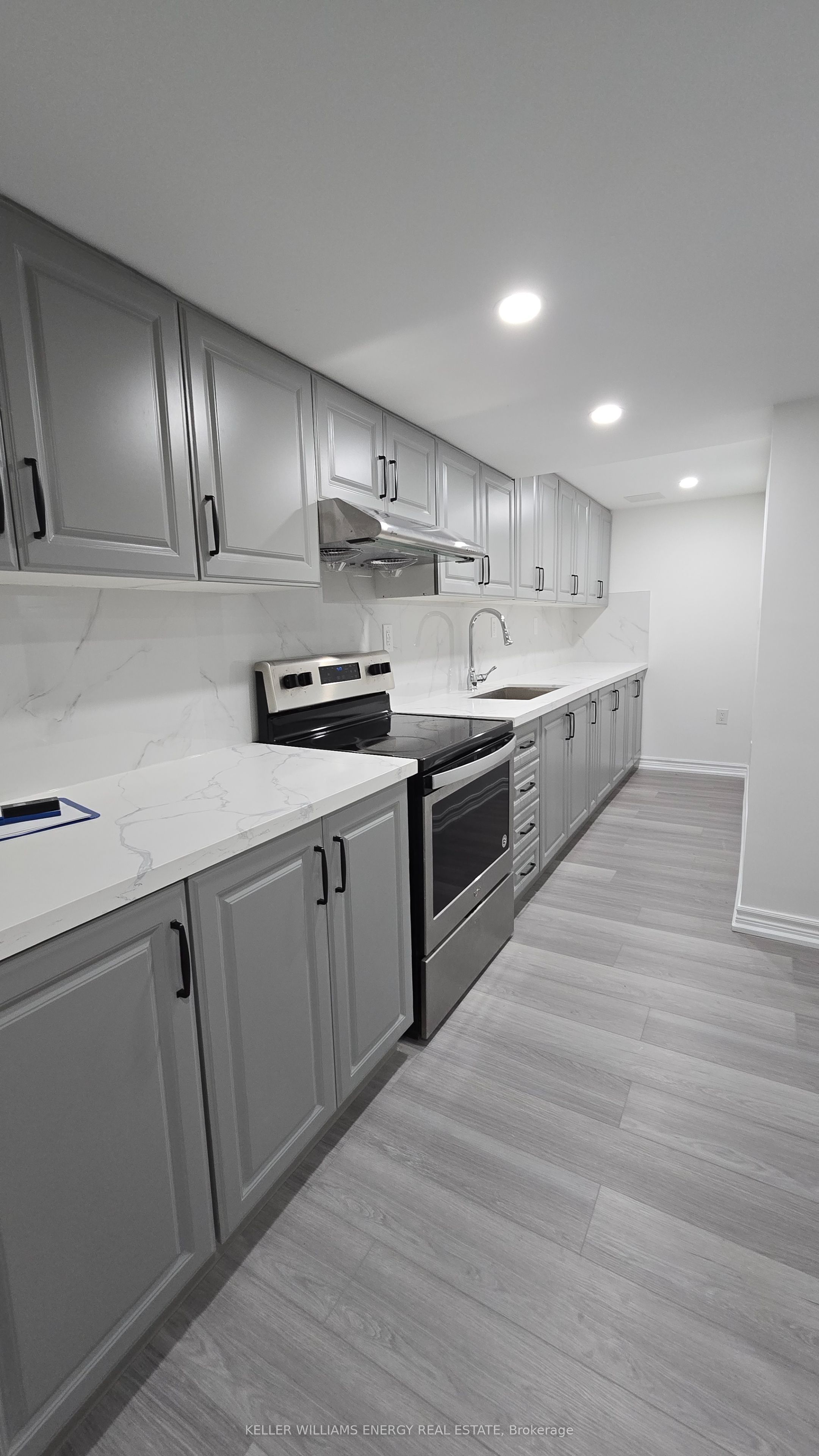 36 Crombie Street Property Photo 12