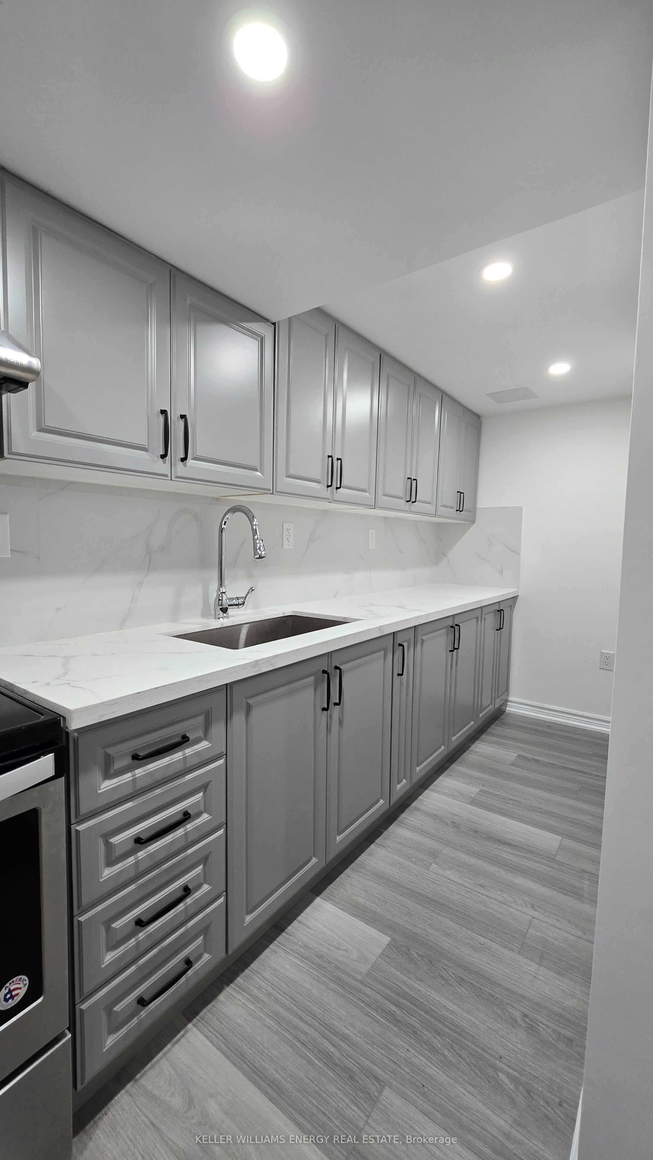 36 Crombie Street Property Photo 14