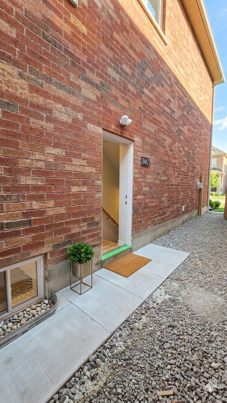 36 Crombie Street Property Photo 15