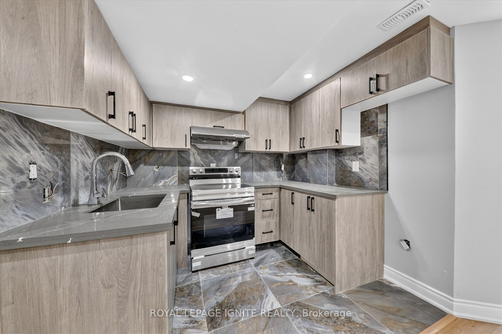 15 Starry Crescent Bsmt Property Photo 9