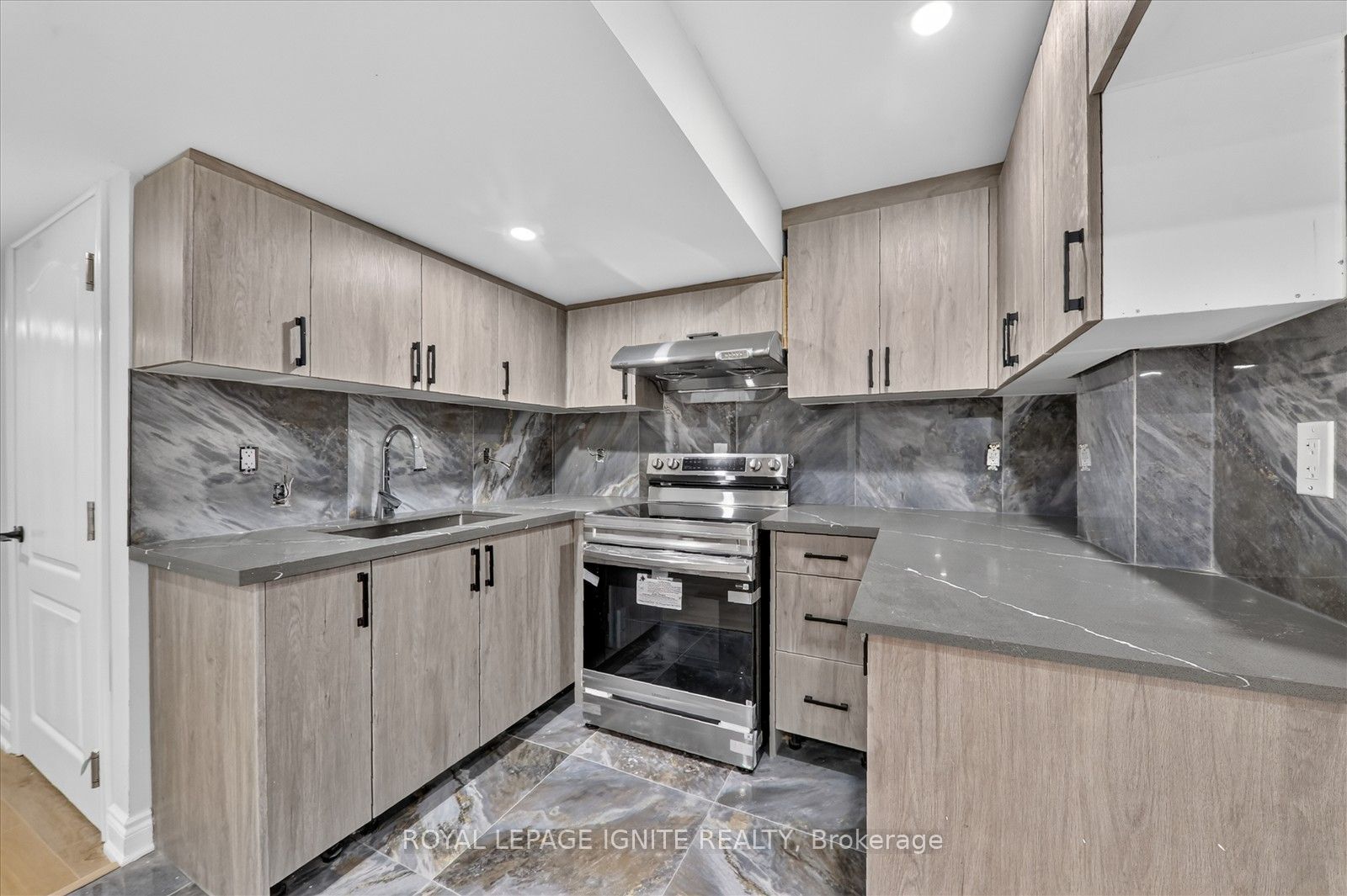 15 Starry Crescent Bsmt Property Photo 10