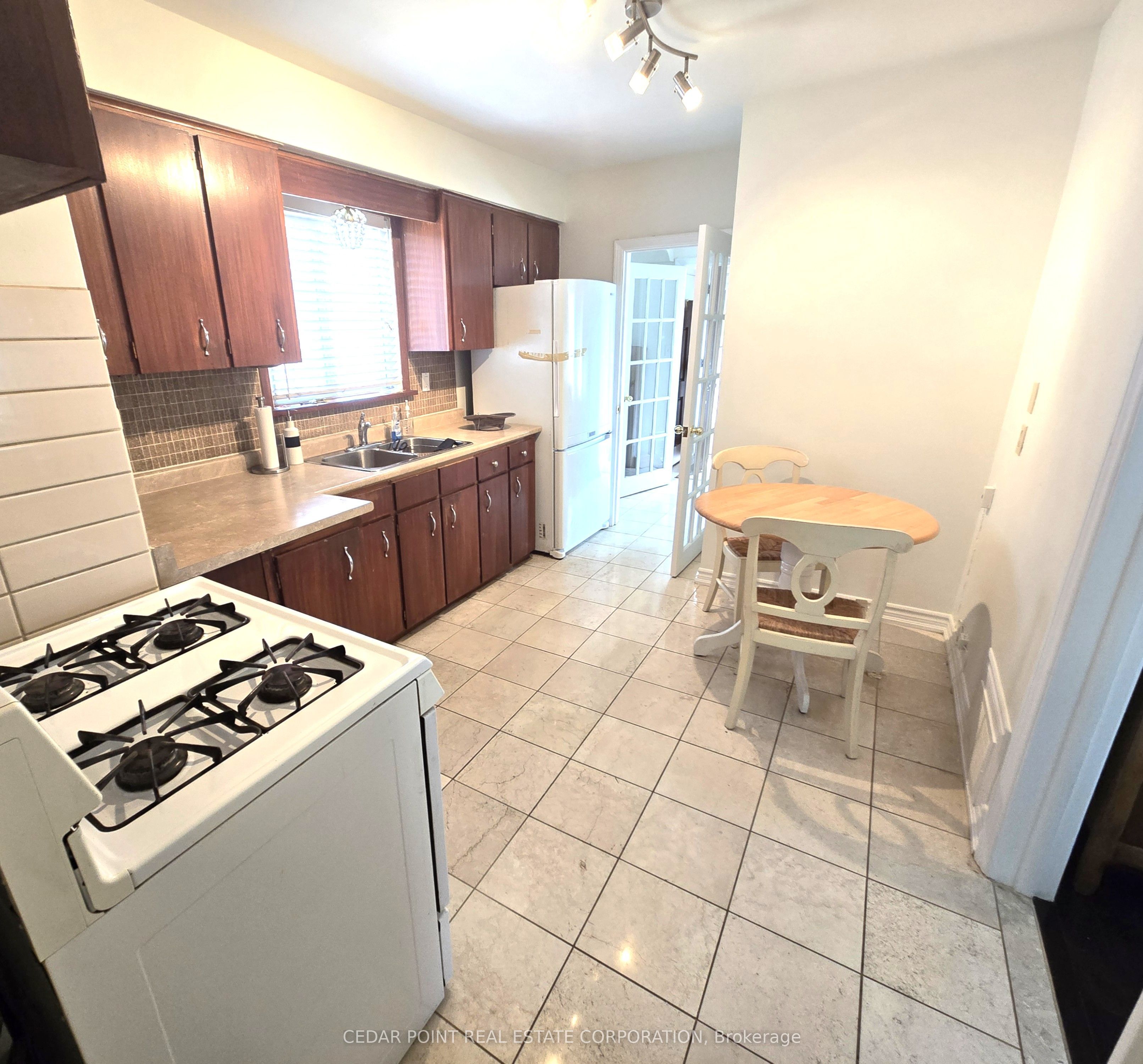 44 Janet Boulevard Property Photo 7
