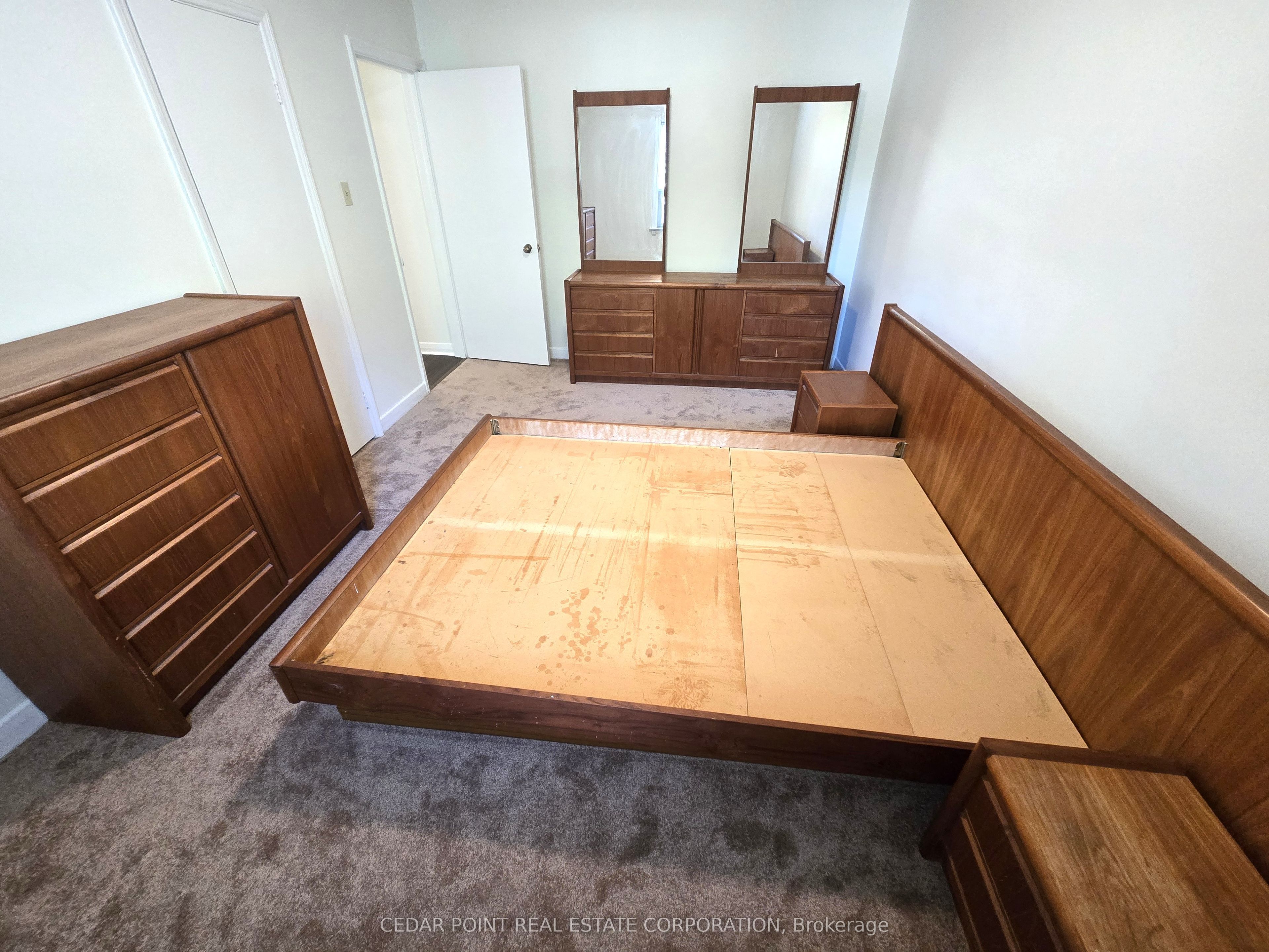 44 Janet Boulevard Property Photo 9