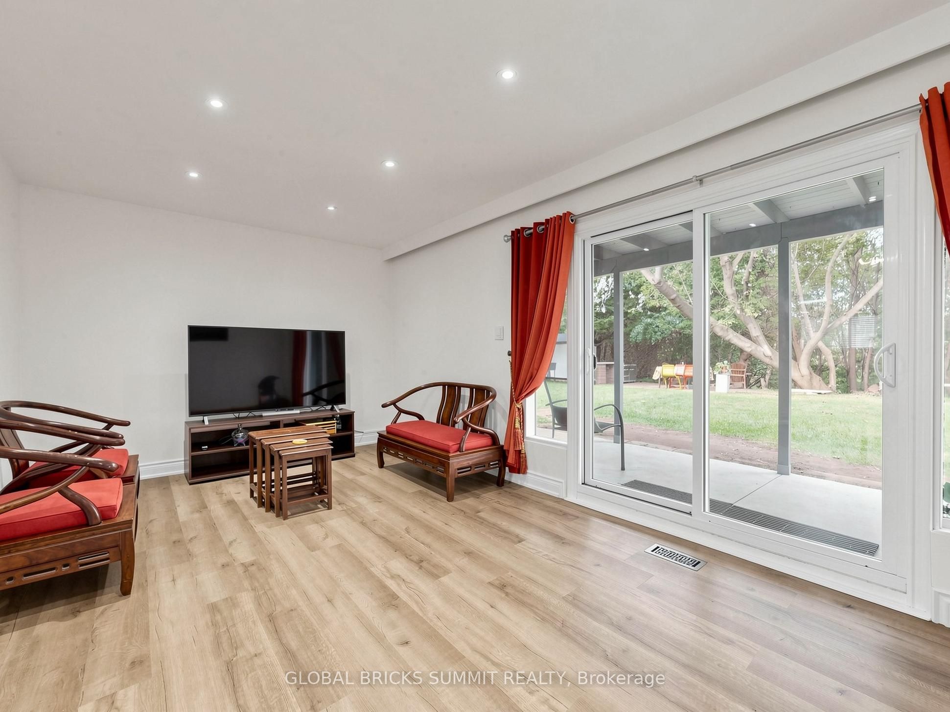 17 Amboy Road Property Photo 8
