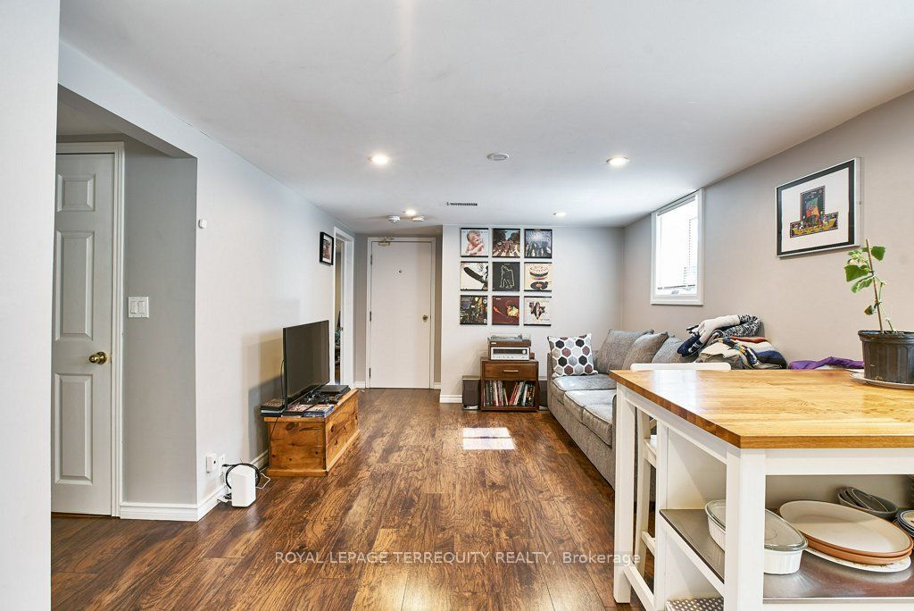 304 Palmerston Avenue Lower Property Photo 3