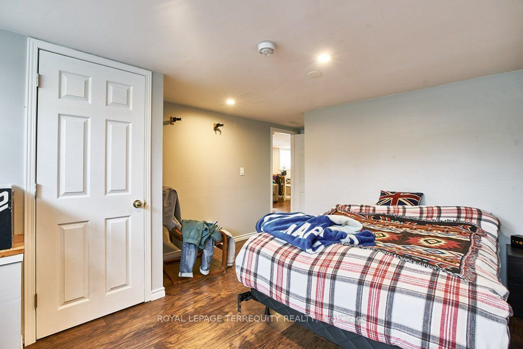 304 Palmerston Avenue Lower Property Photo 9