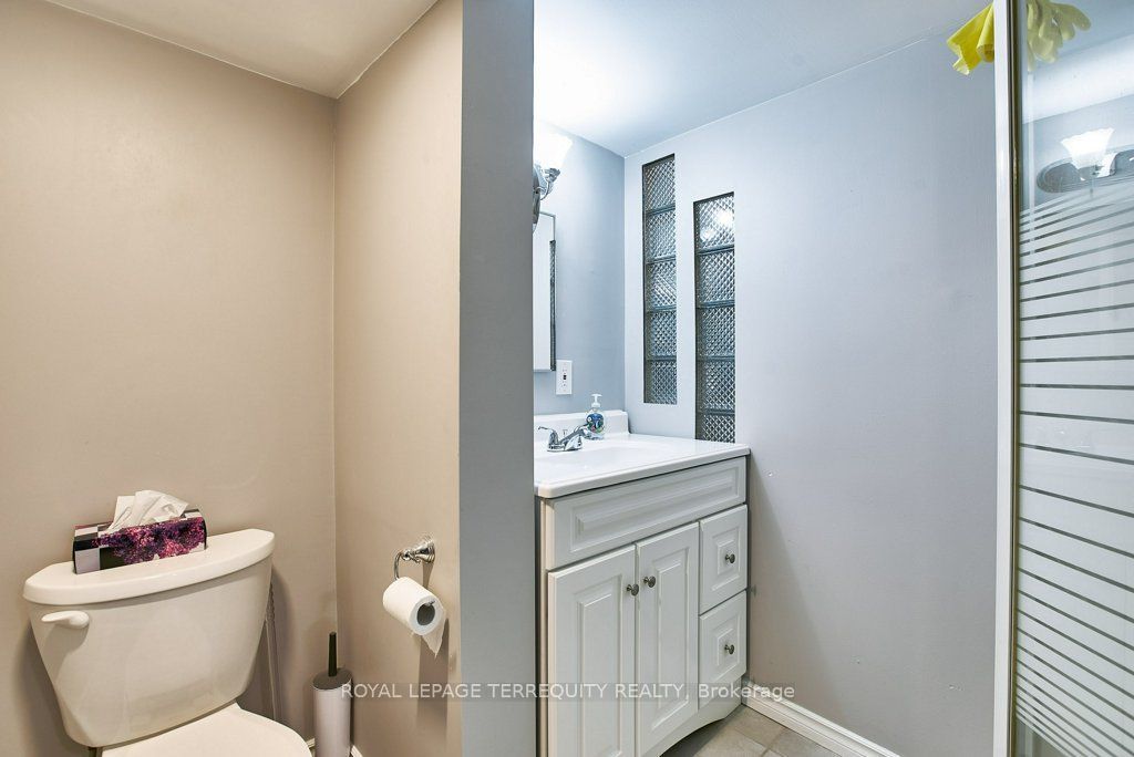 304 Palmerston Avenue Lower Property Photo 10