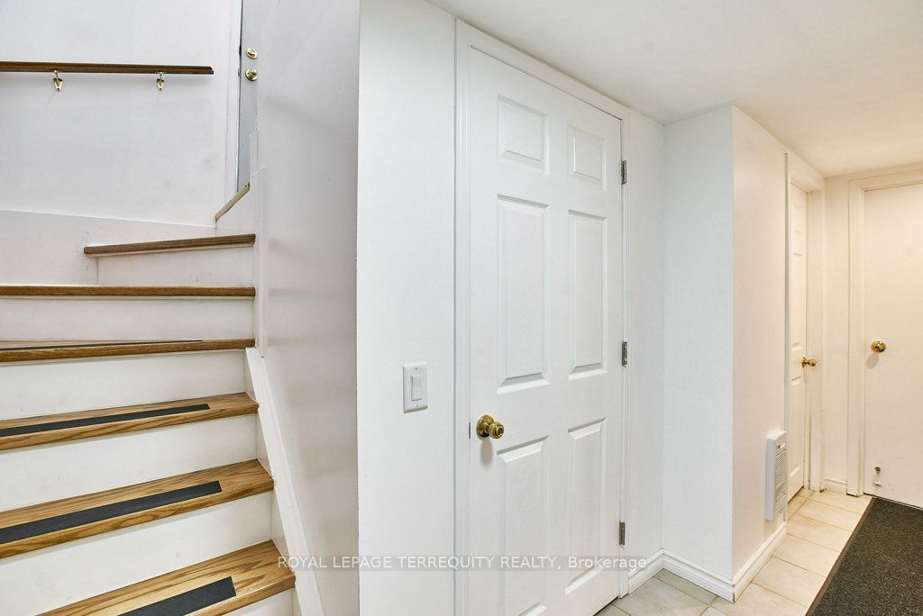 304 Palmerston Avenue Lower Property Photo 12