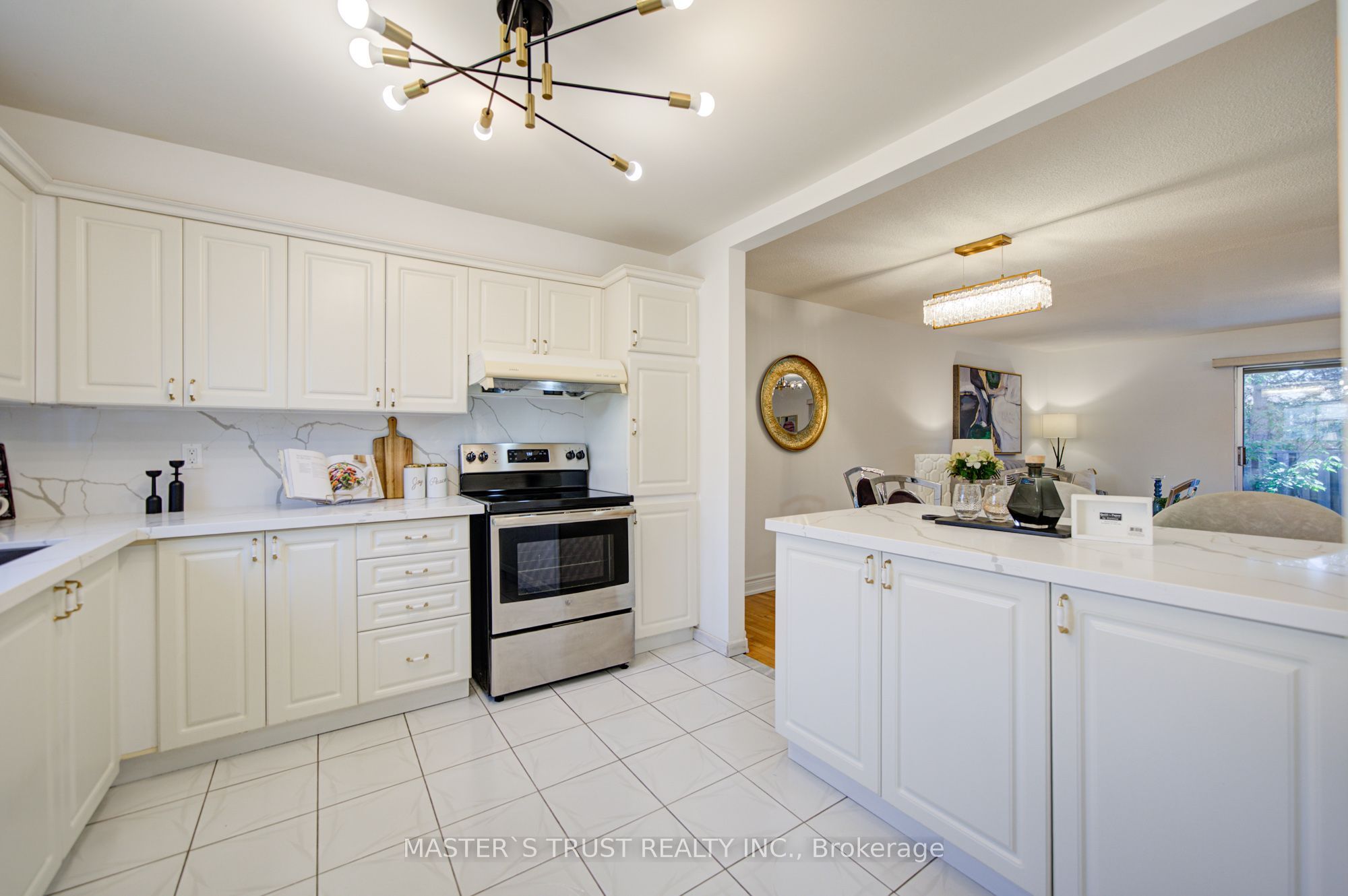 15 Brimwood Boulevard 61 Property Photo 5