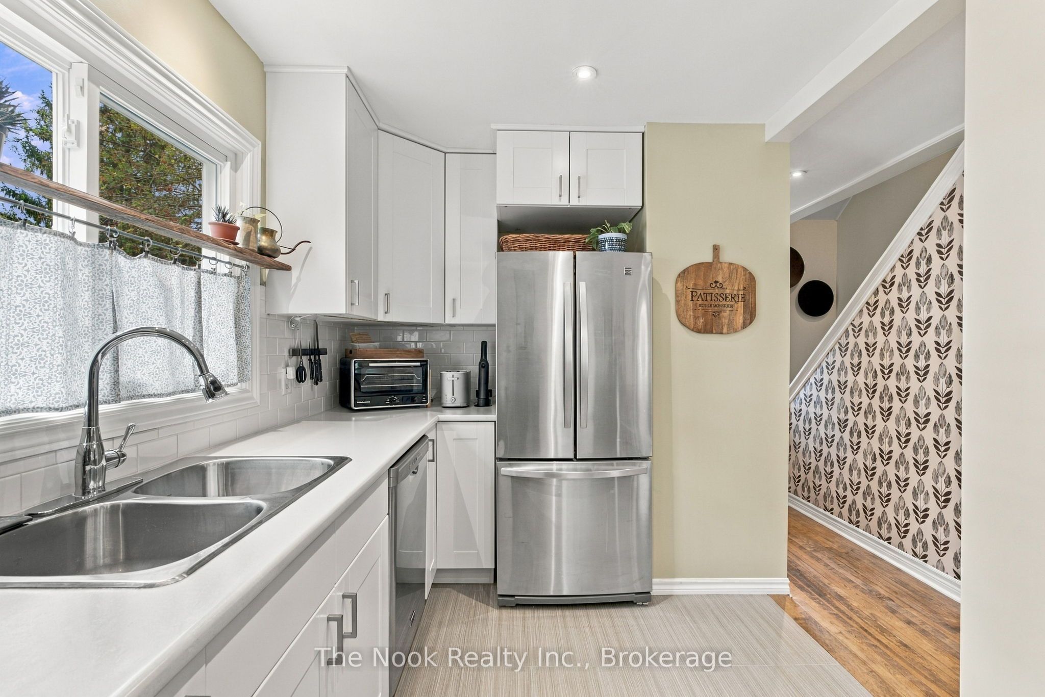 120 Admiral Road Property Photo 10