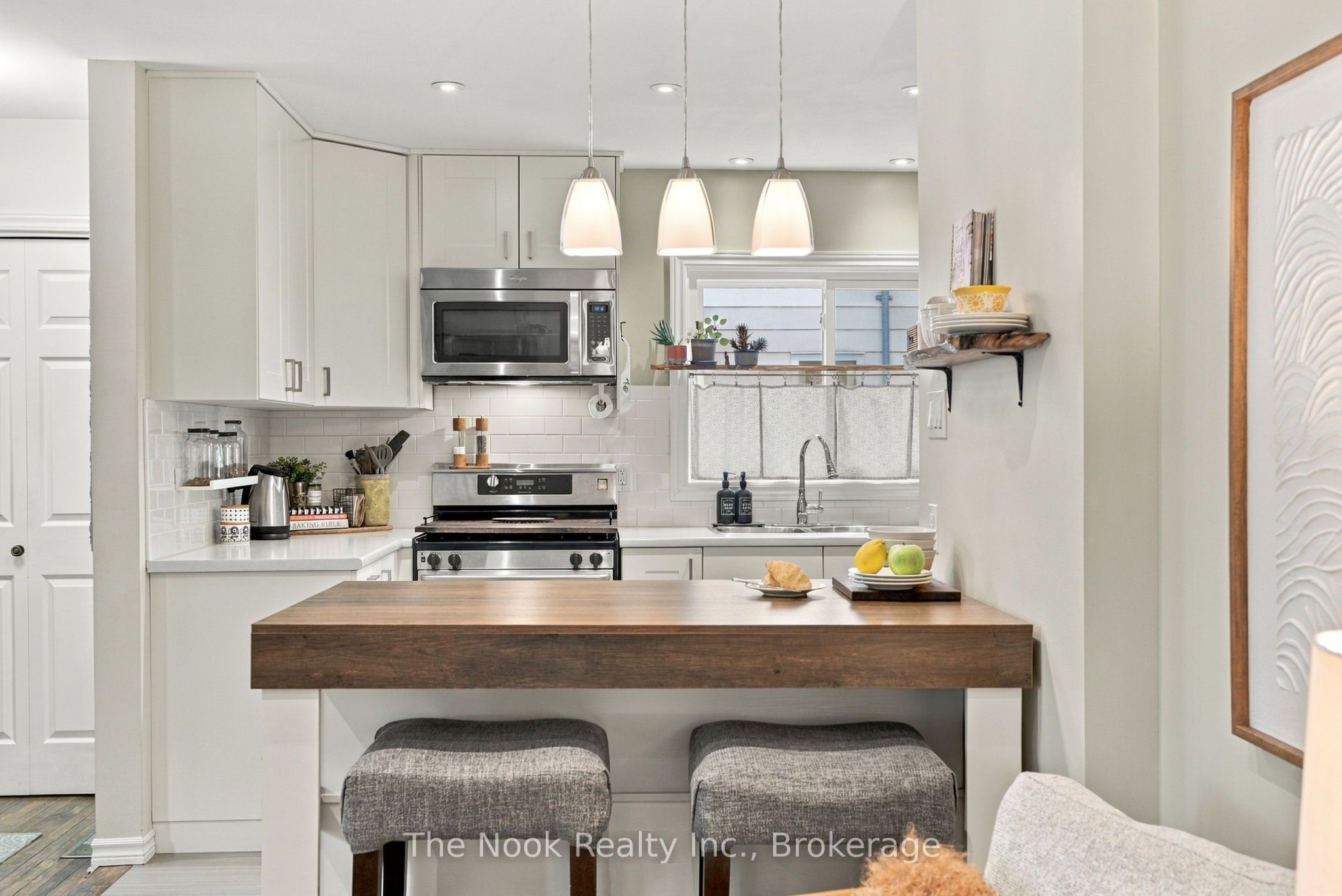 120 Admiral Road Property Photo 11