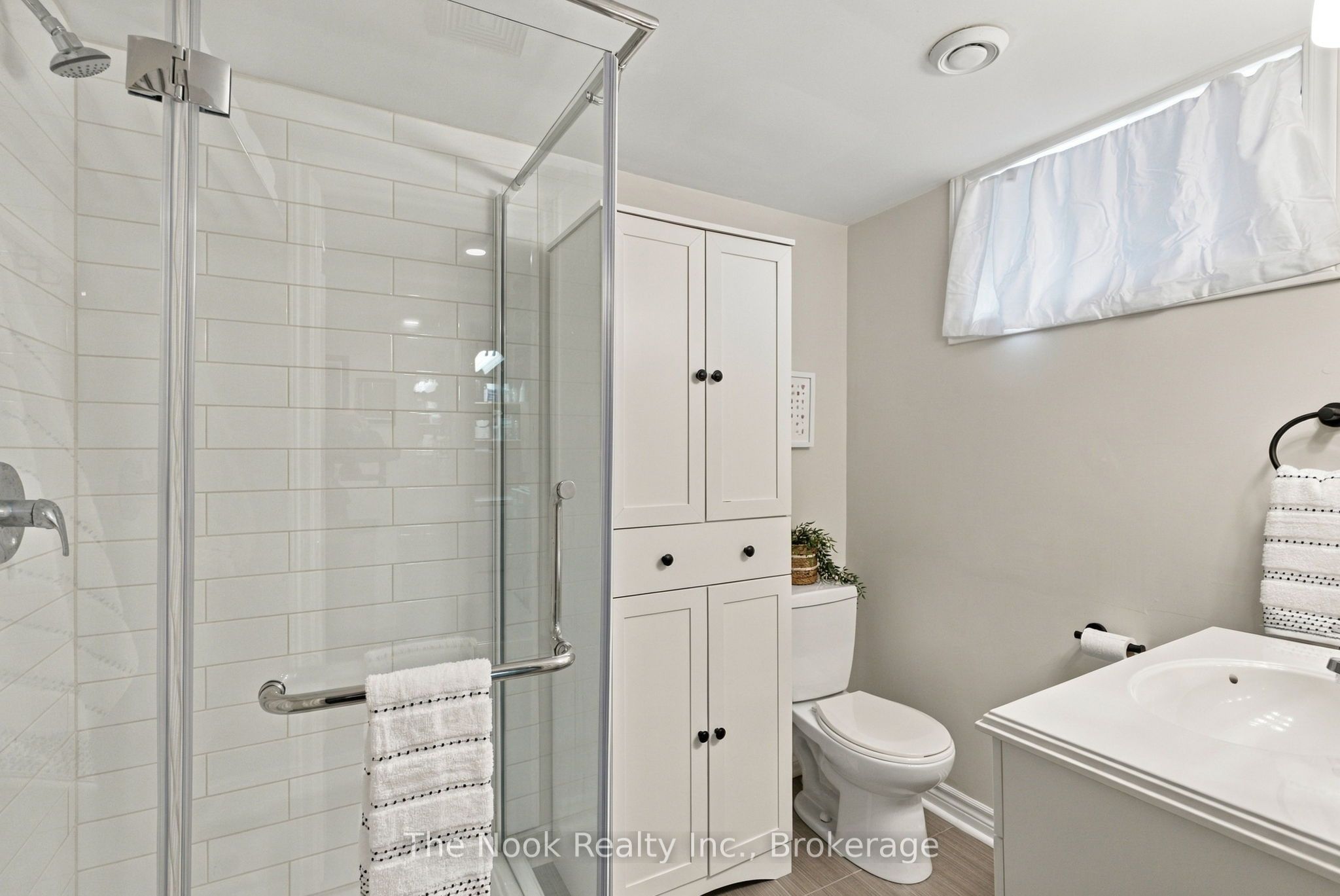 120 Admiral Road Property Photo 36