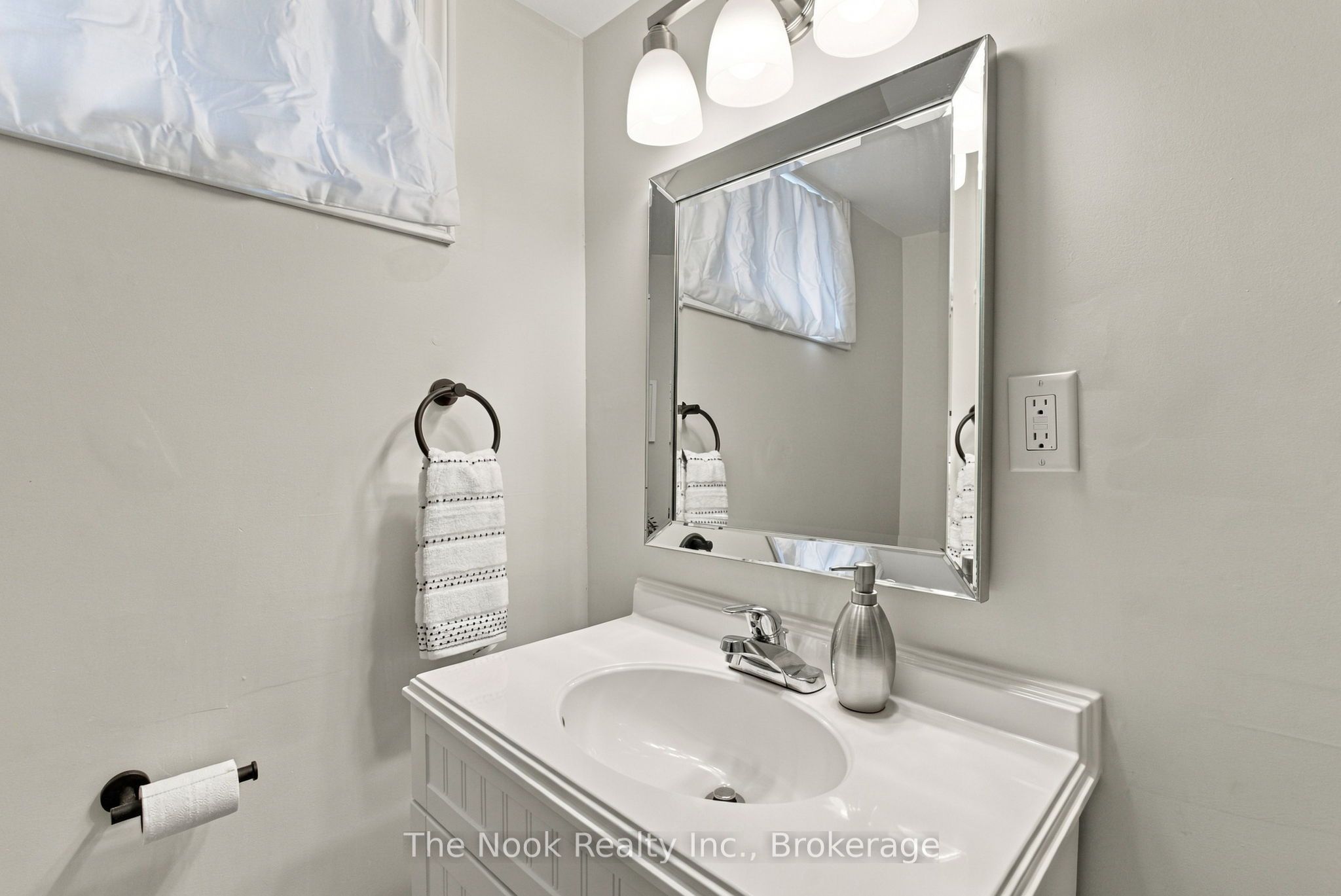 120 Admiral Road Property Photo 37