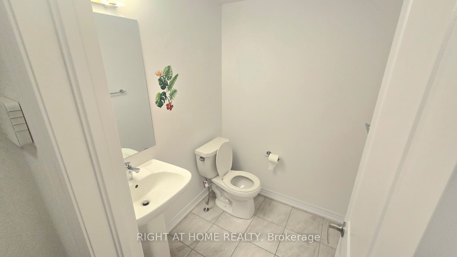 1992 Cameron Lott Crescent Property Photo 6