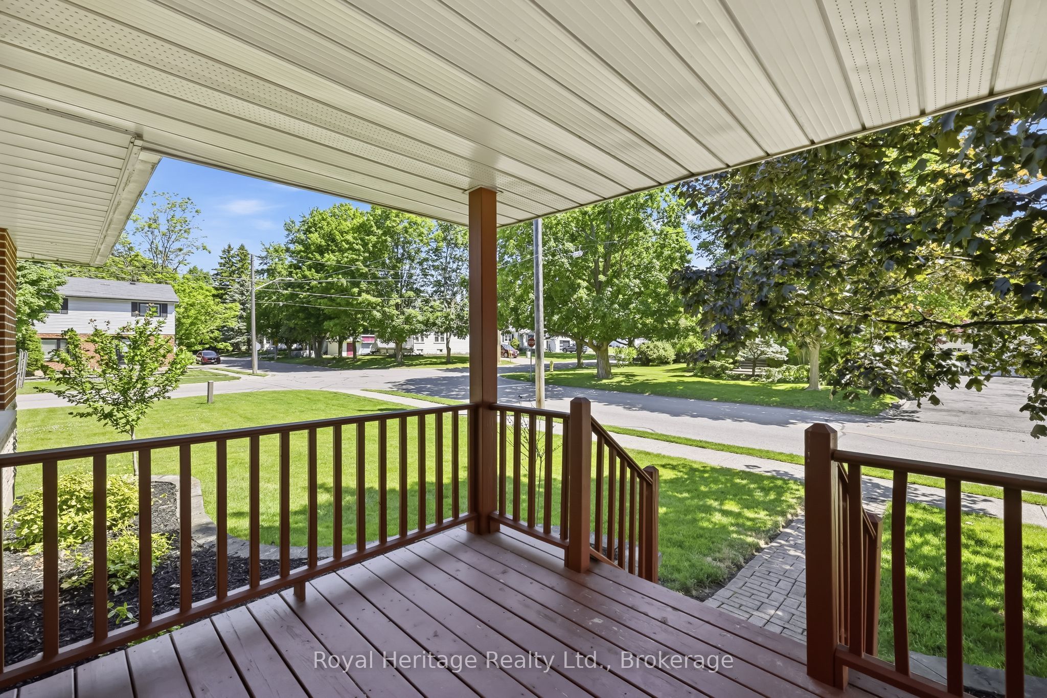 12 Simcoe Street Property Photo 3