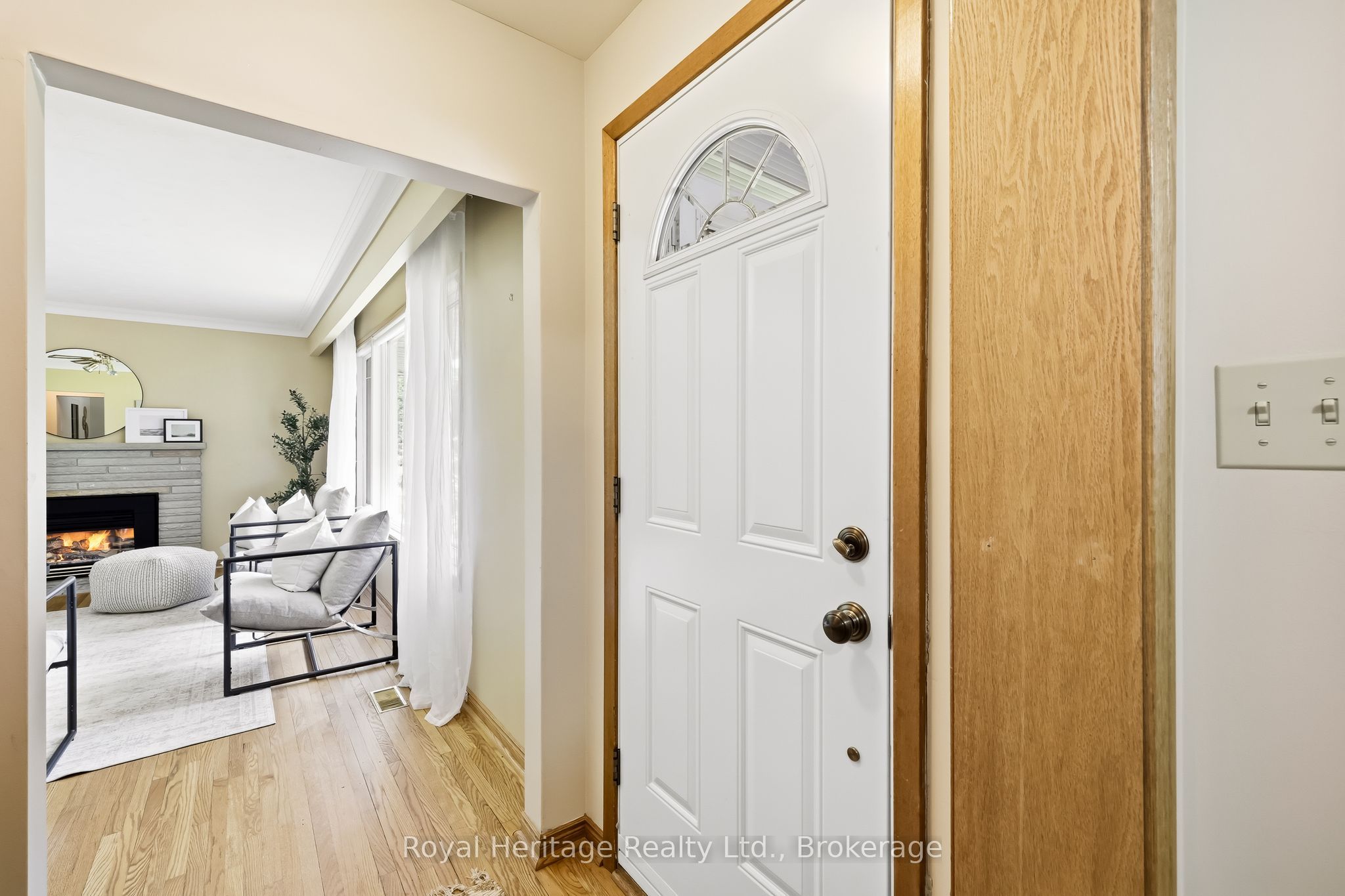 12 Simcoe Street Property Photo 5