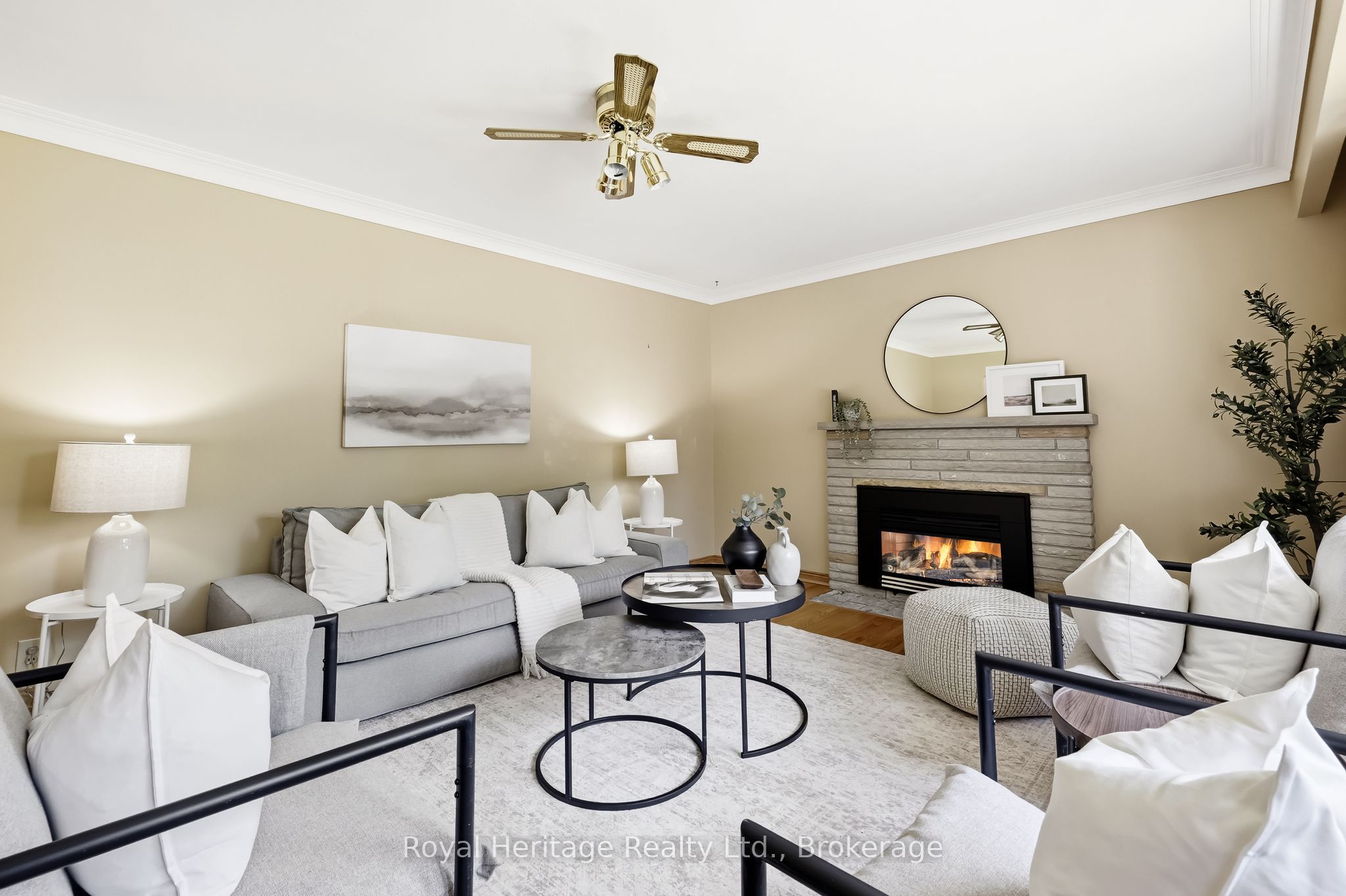 12 Simcoe Street Property Photo 6