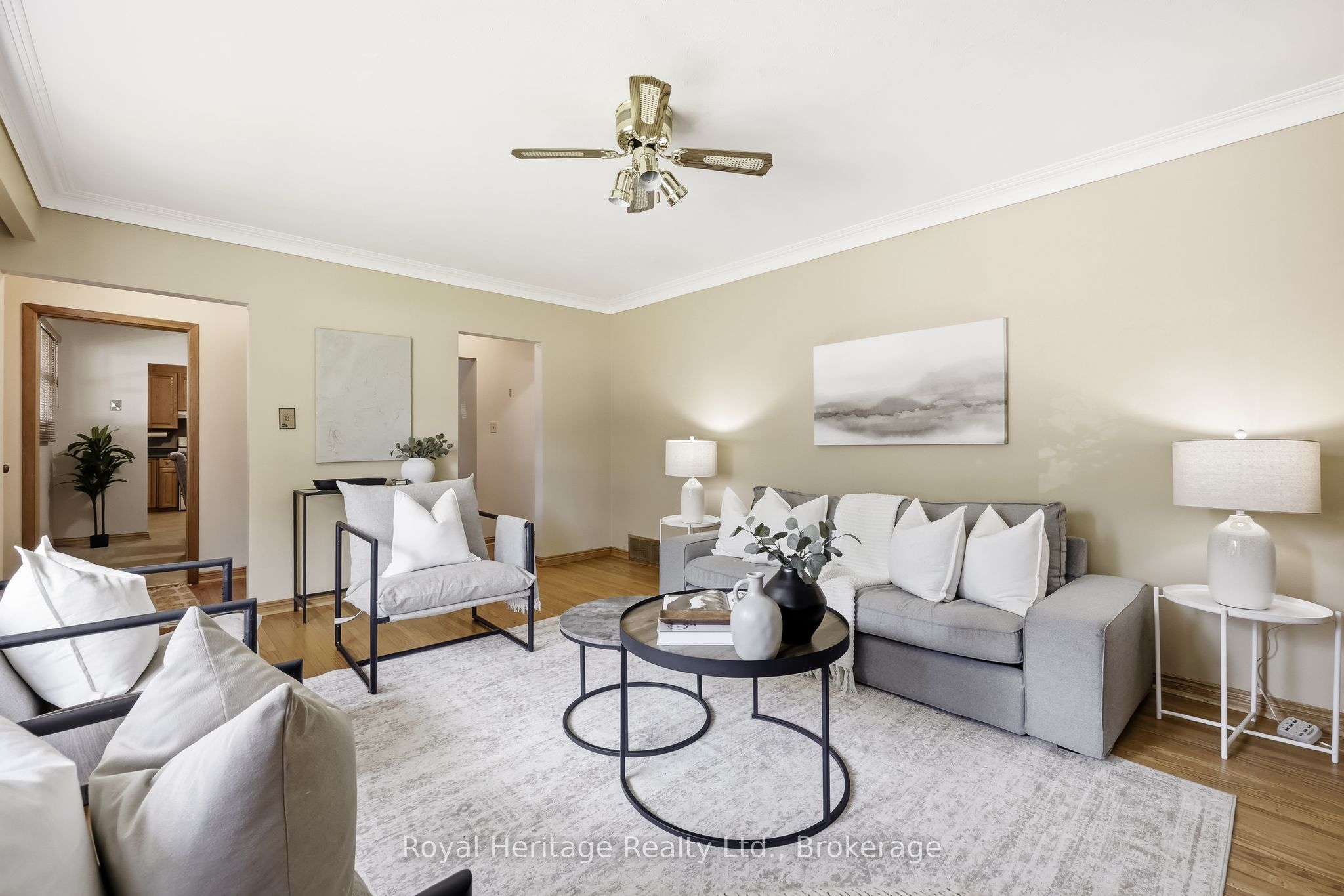 12 Simcoe Street Property Photo 7