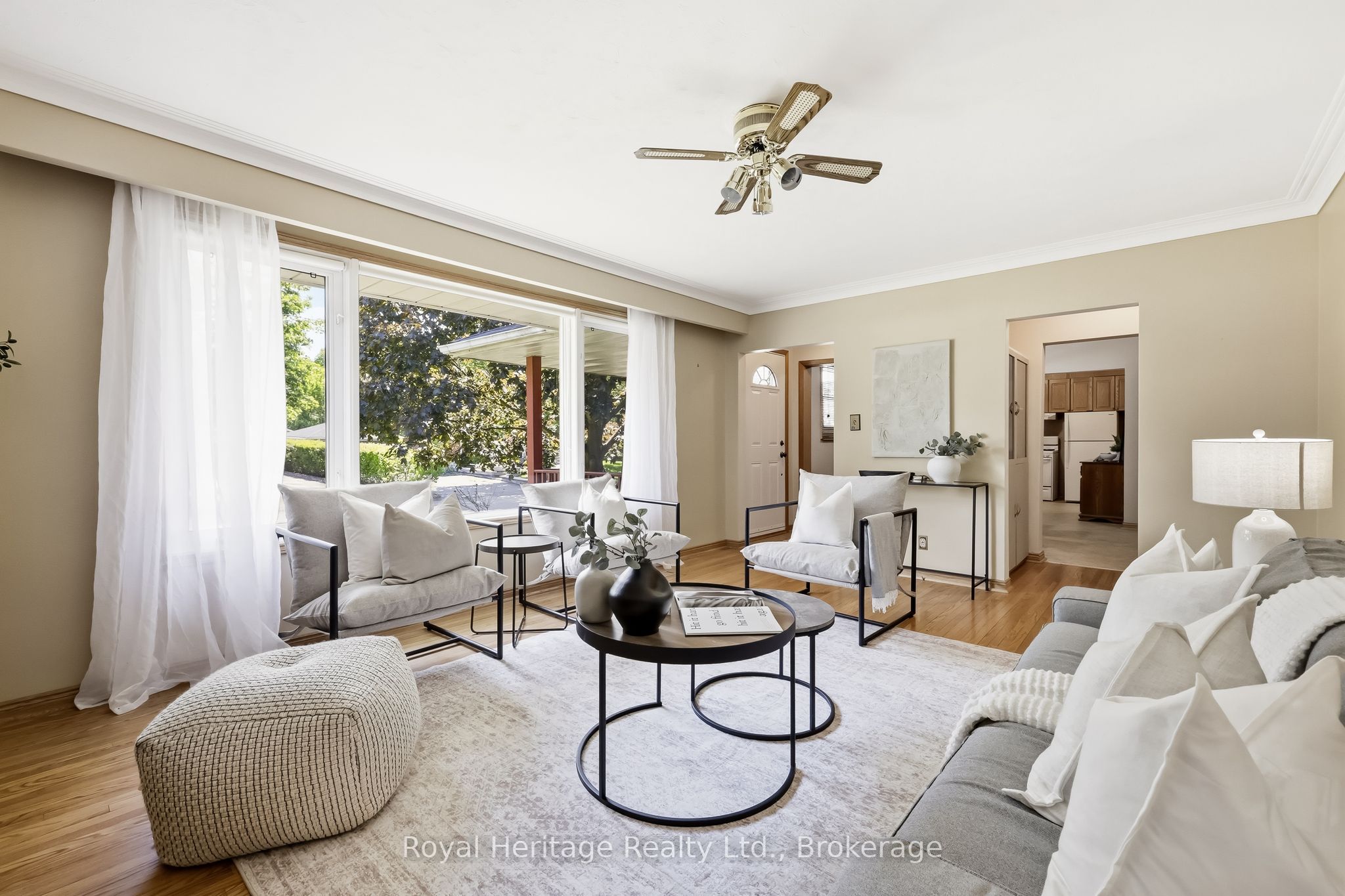 12 Simcoe Street Property Photo 8