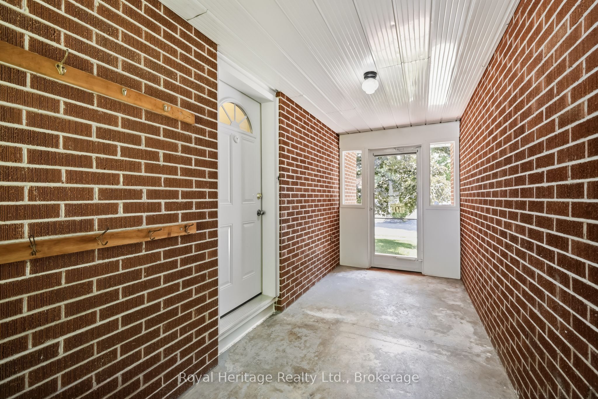 12 Simcoe Street Property Photo 21