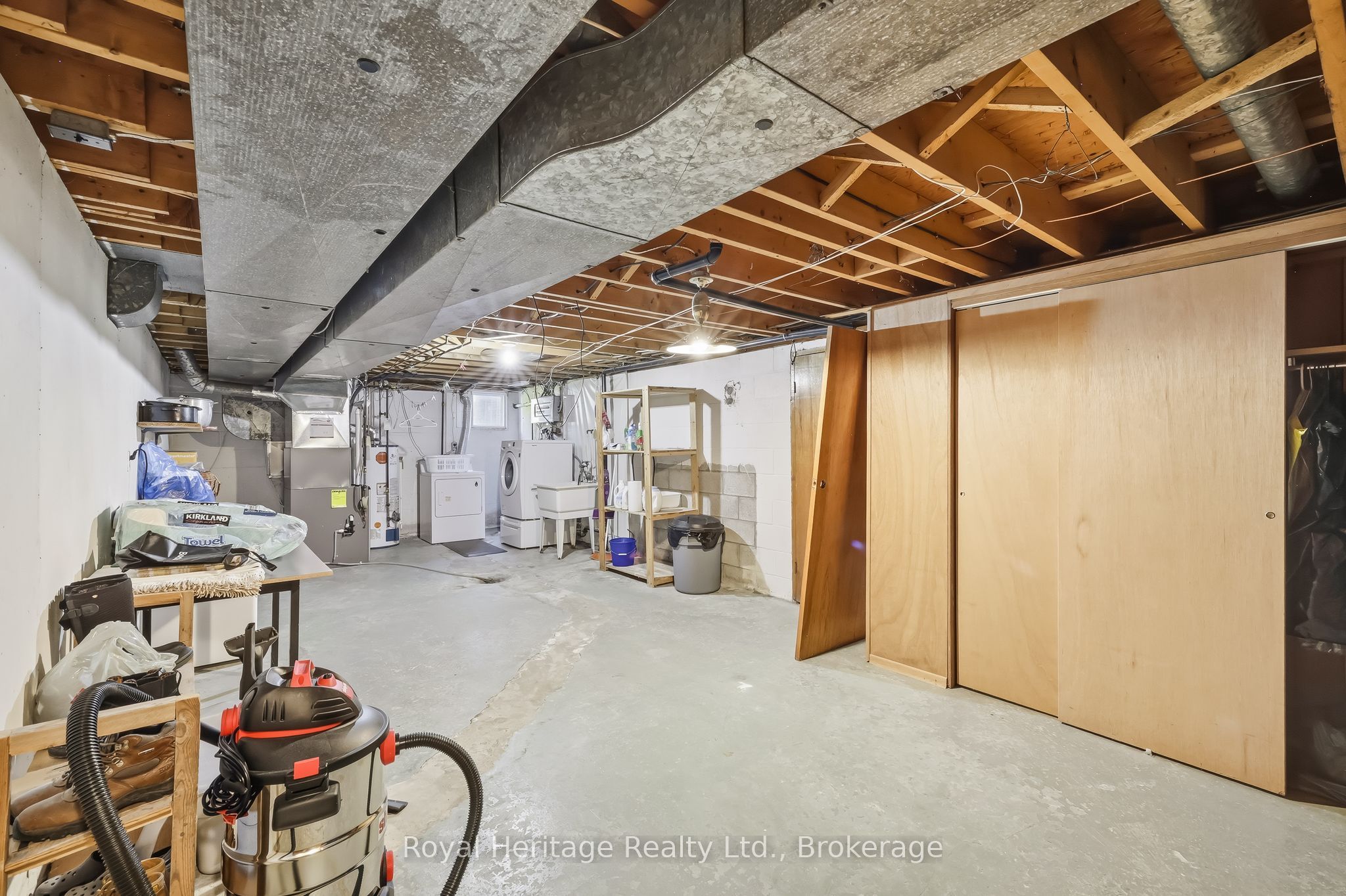12 Simcoe Street Property Photo 23