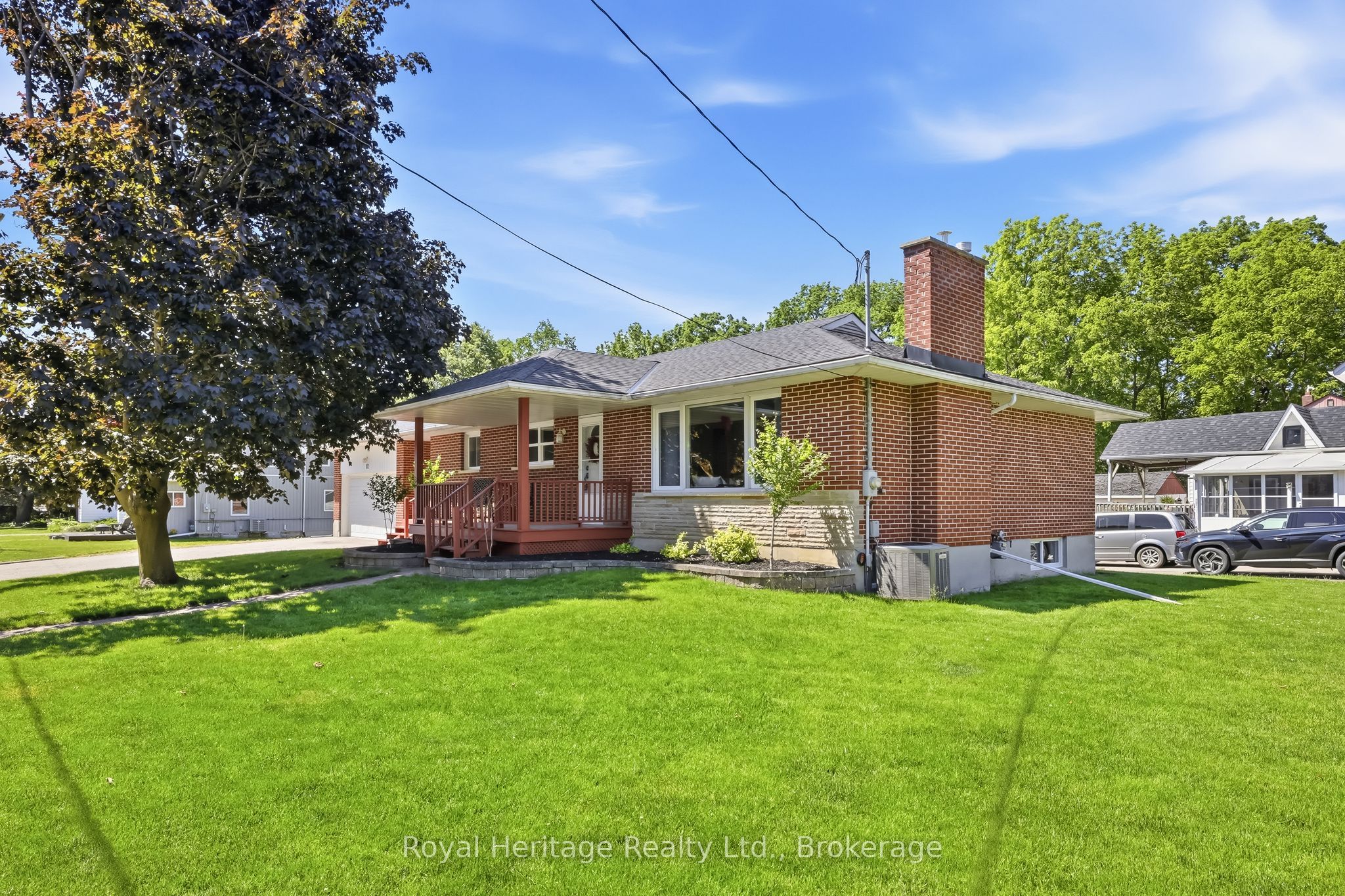 12 Simcoe Street Property Photo 28