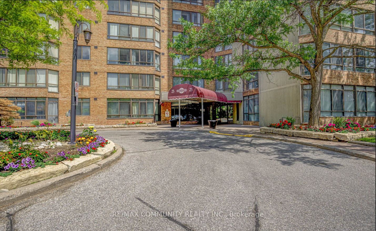 25 Bamburgh Circle 1133 Property Photo 2