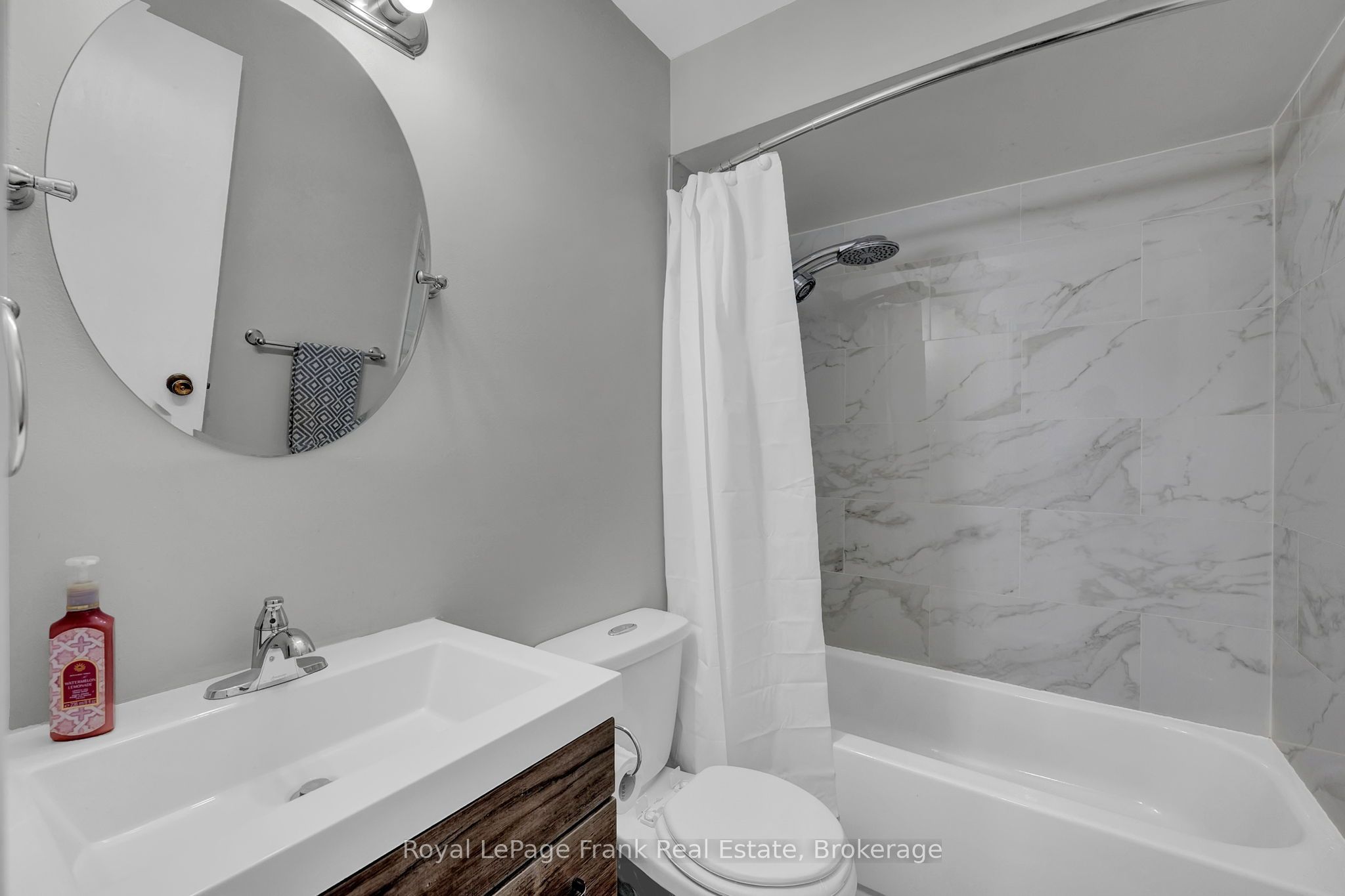 634 Down Crescent Property Photo 34