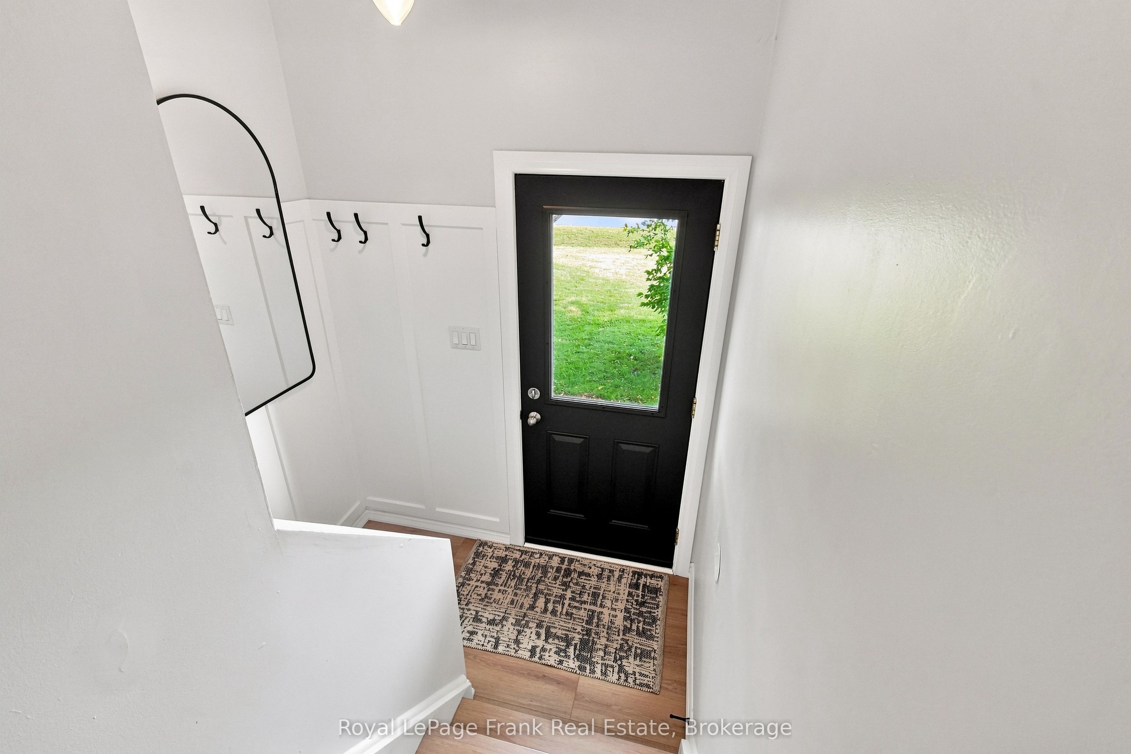 445 Bay Street Property Photo 3