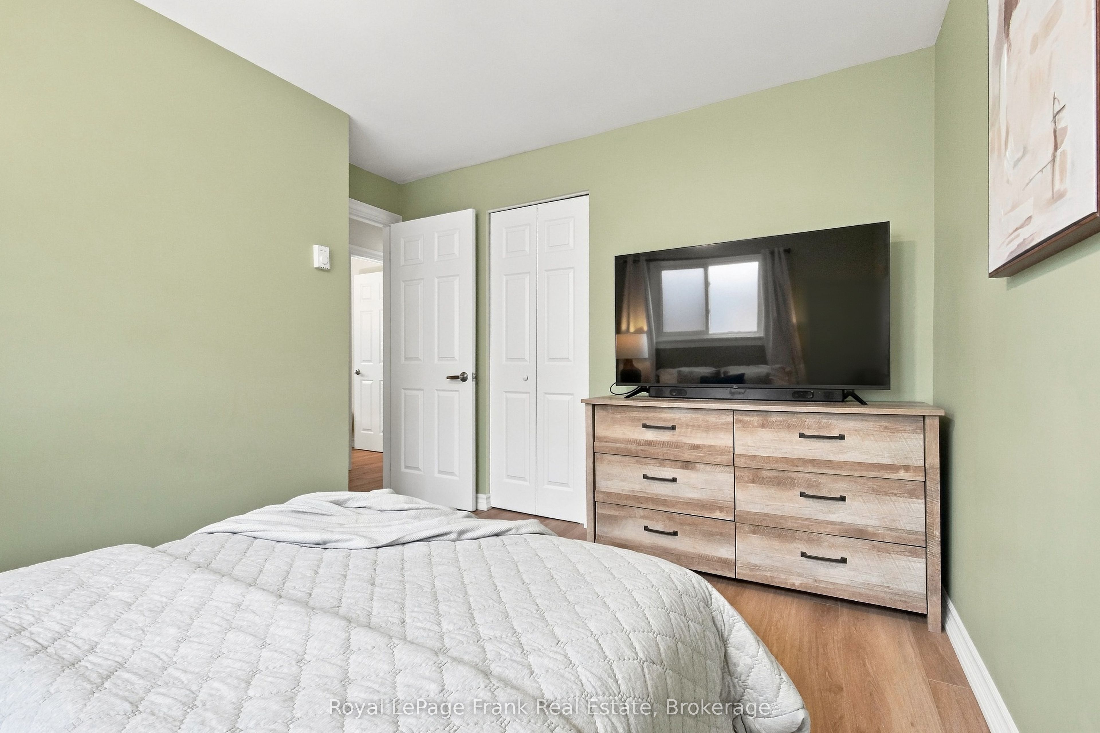 445 Bay Street Property Photo 19