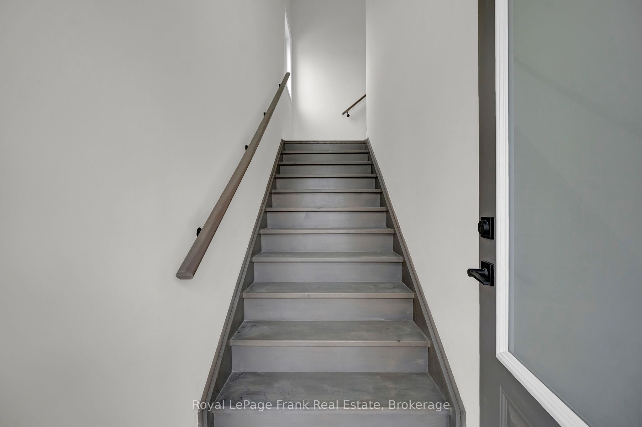 321 Anderson Avenue Property Photo 15