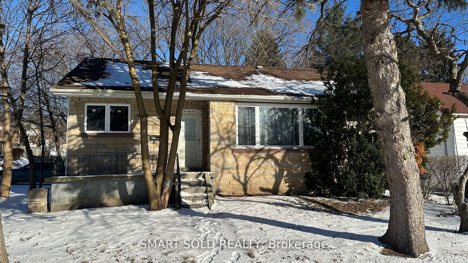 41 Maybourne (basement) Avenue Property Photo 1