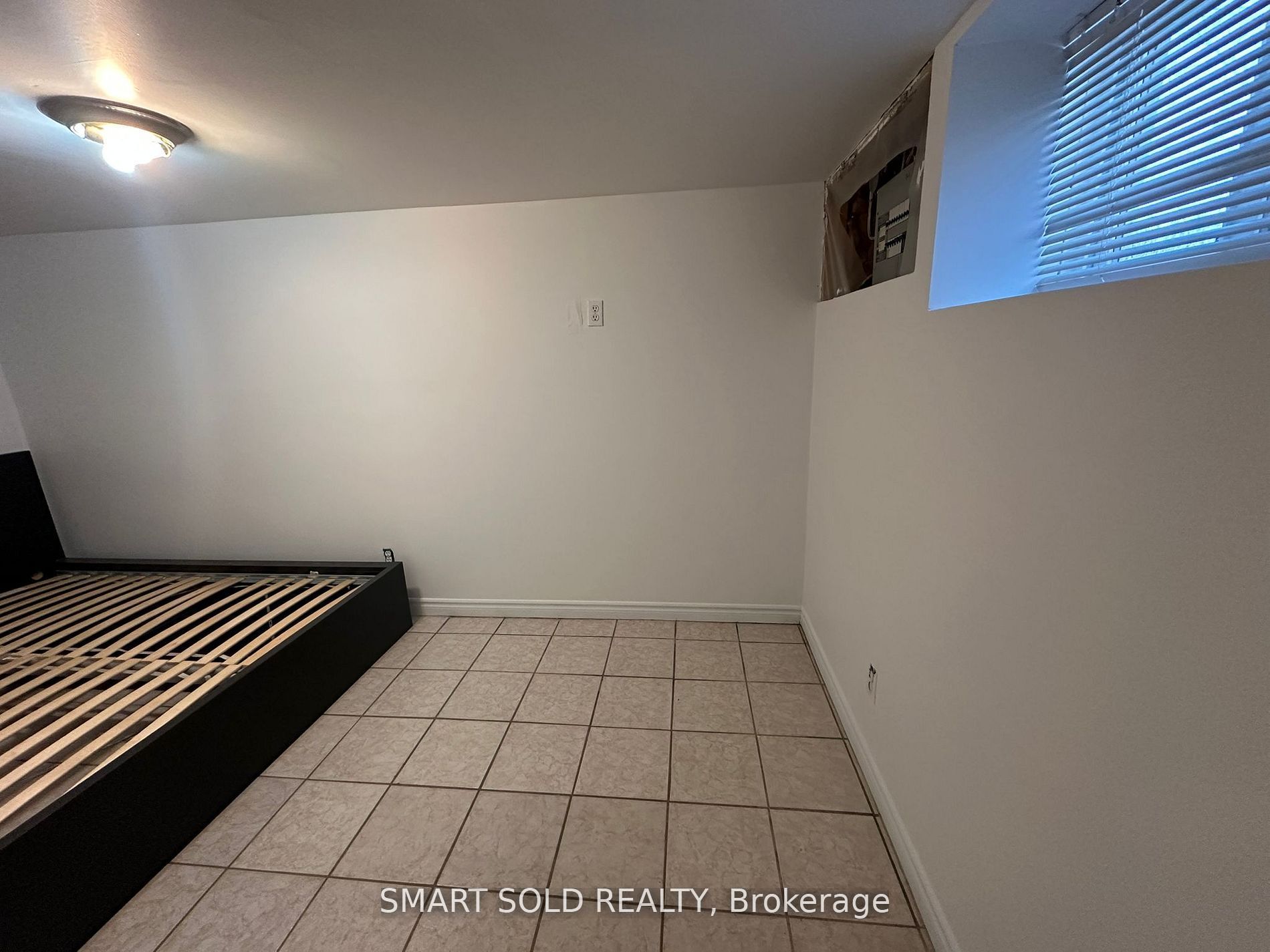 41 Maybourne (basement) Avenue Property Photo 3