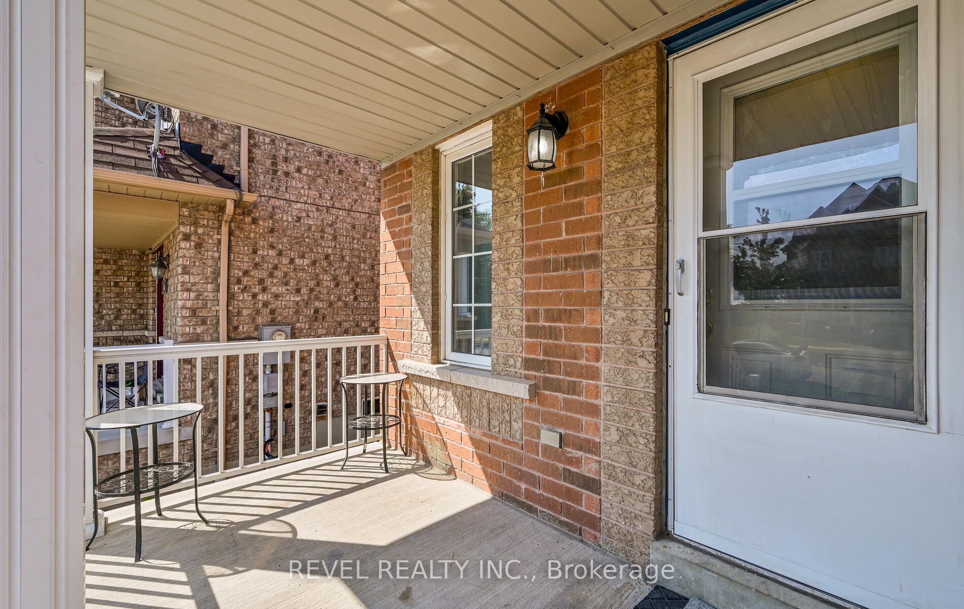 91 Oceanpearl Crescent Property Photo 2
