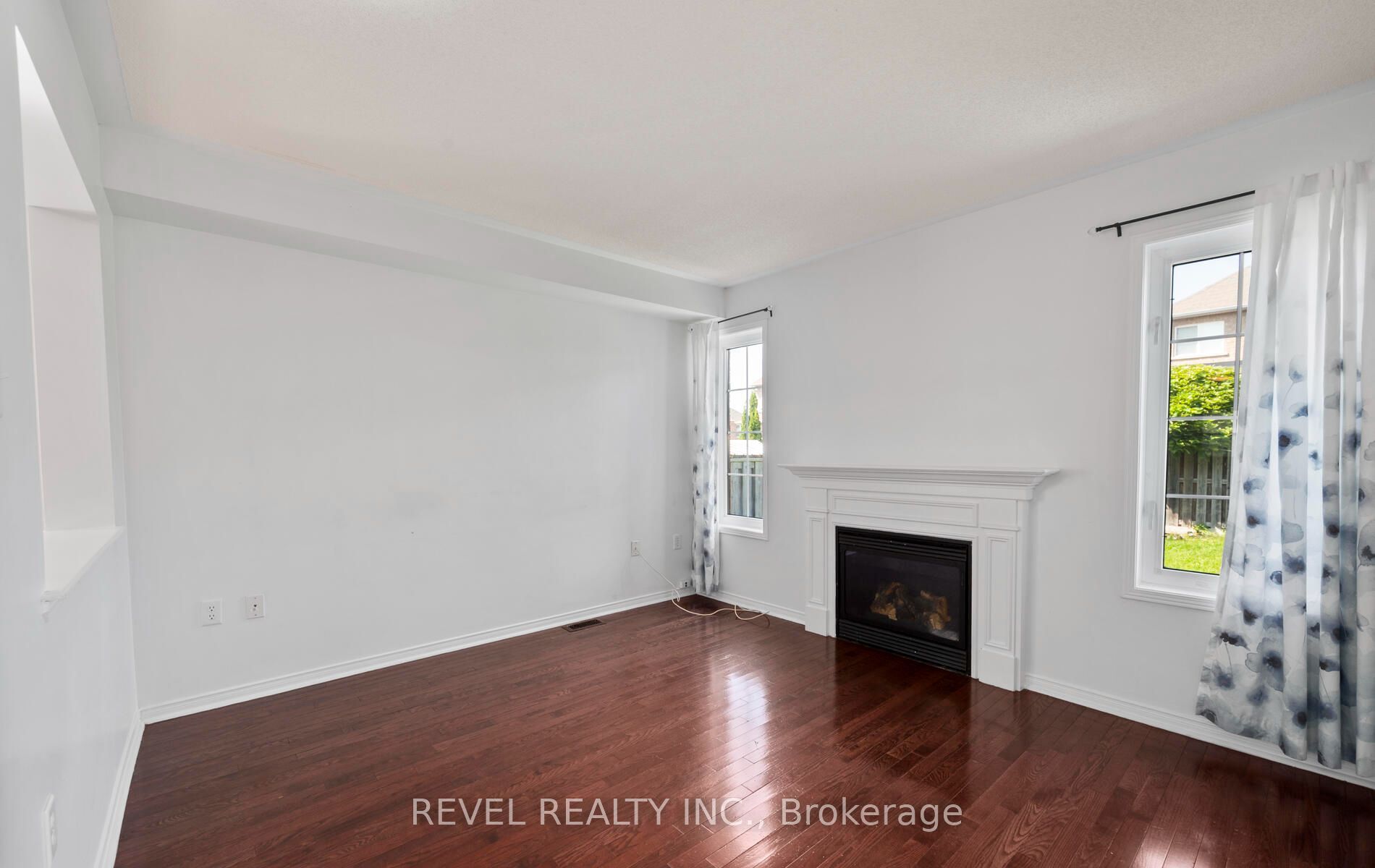 91 Oceanpearl Crescent Property Photo 14