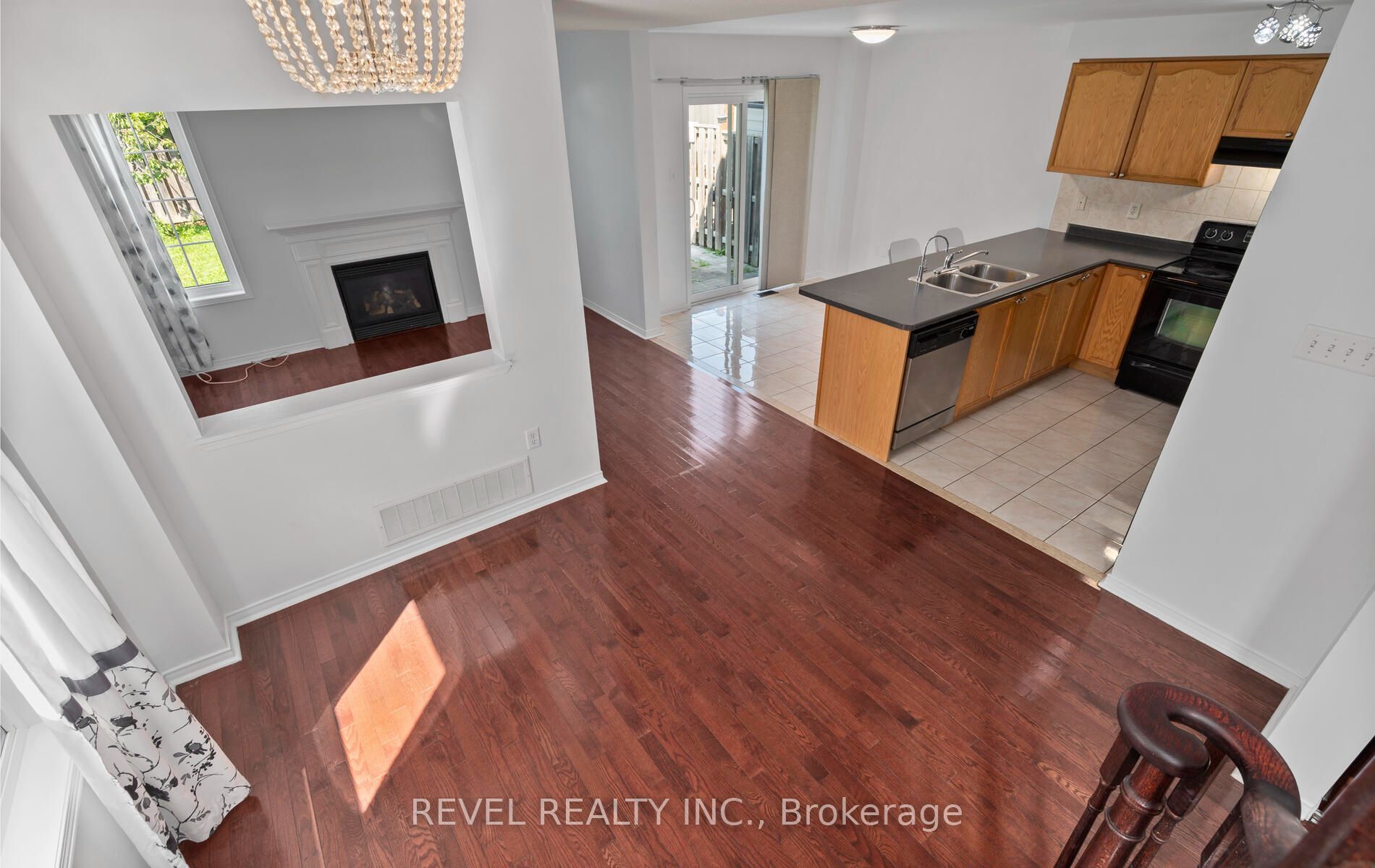 91 Oceanpearl Crescent Property Photo 17