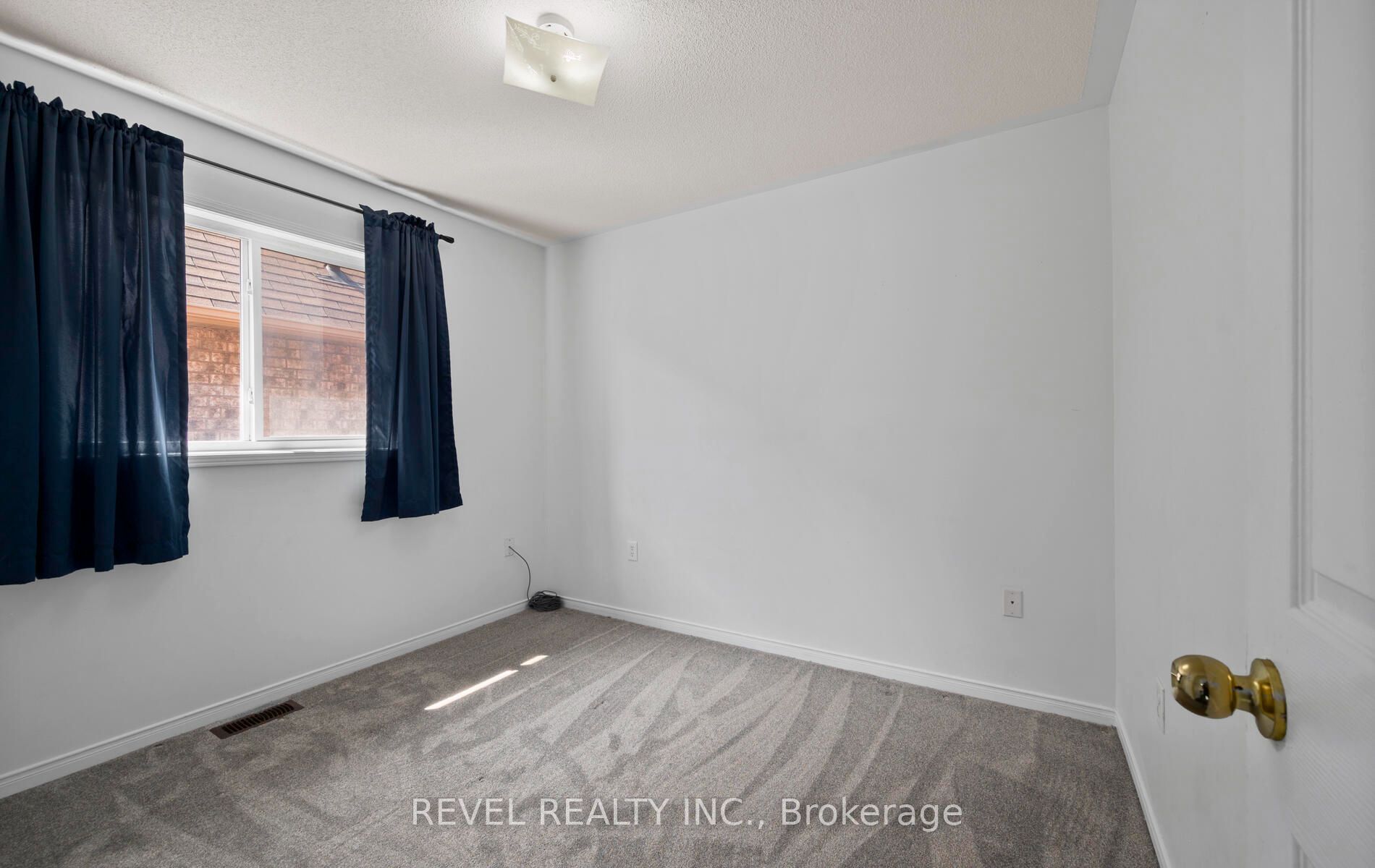 91 Oceanpearl Crescent Property Photo 24