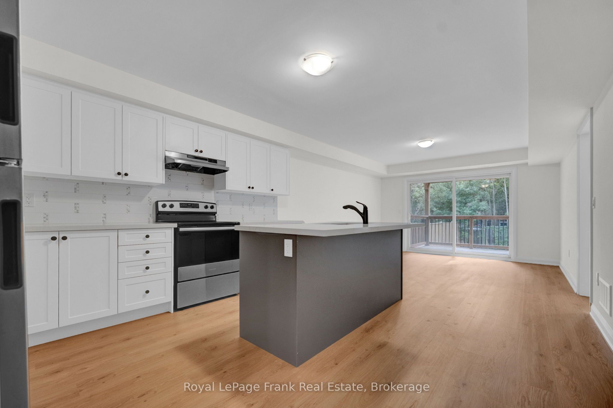 323 Anderson Avenue Property Photo 6