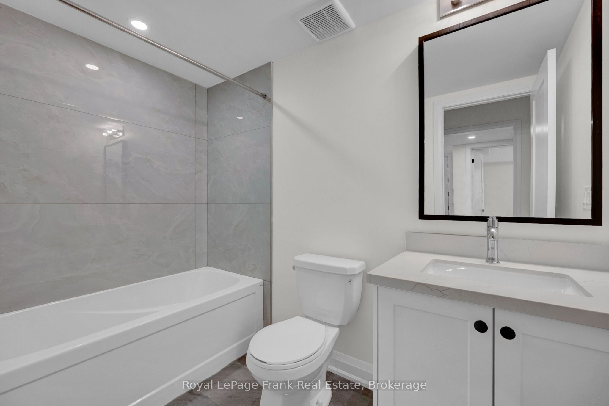 323 Anderson Avenue Property Photo 17