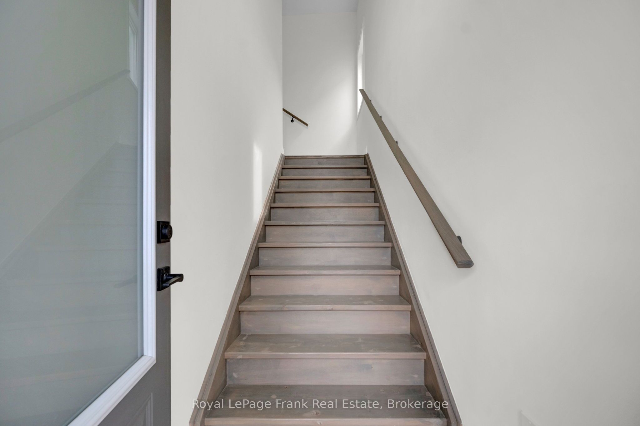 323 Anderson Avenue Property Photo 19