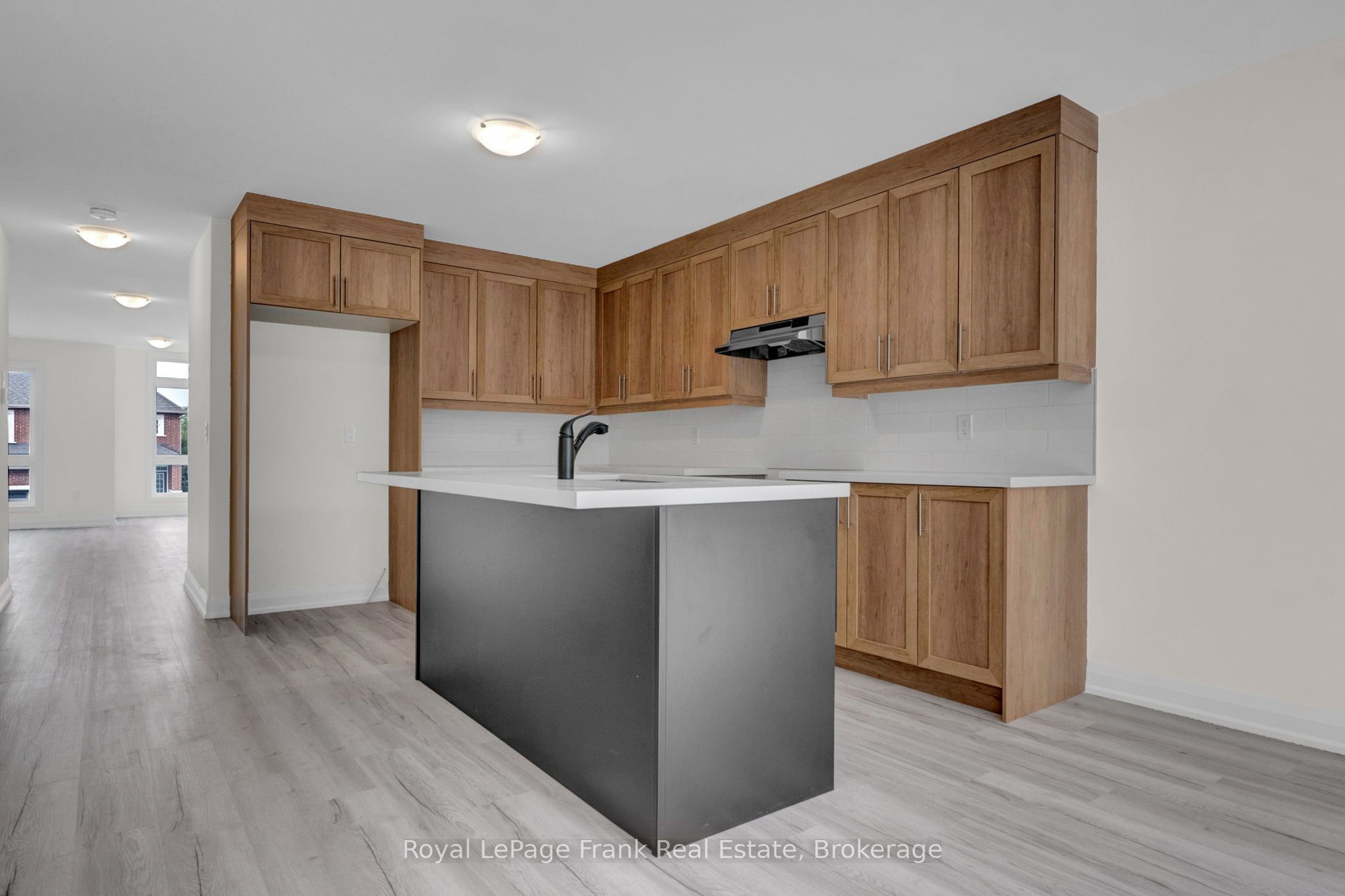 323 Anderson Avenue Property Photo 20