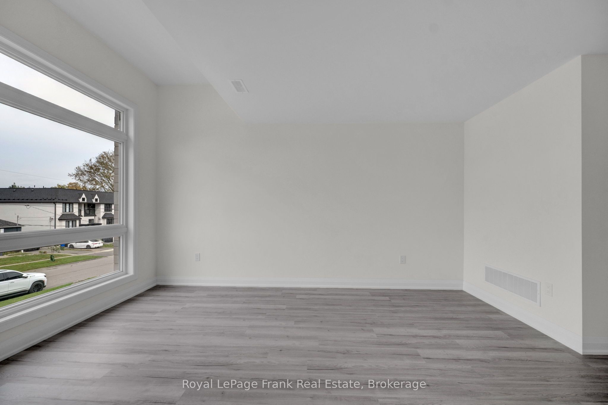 323 Anderson Avenue Property Photo 25