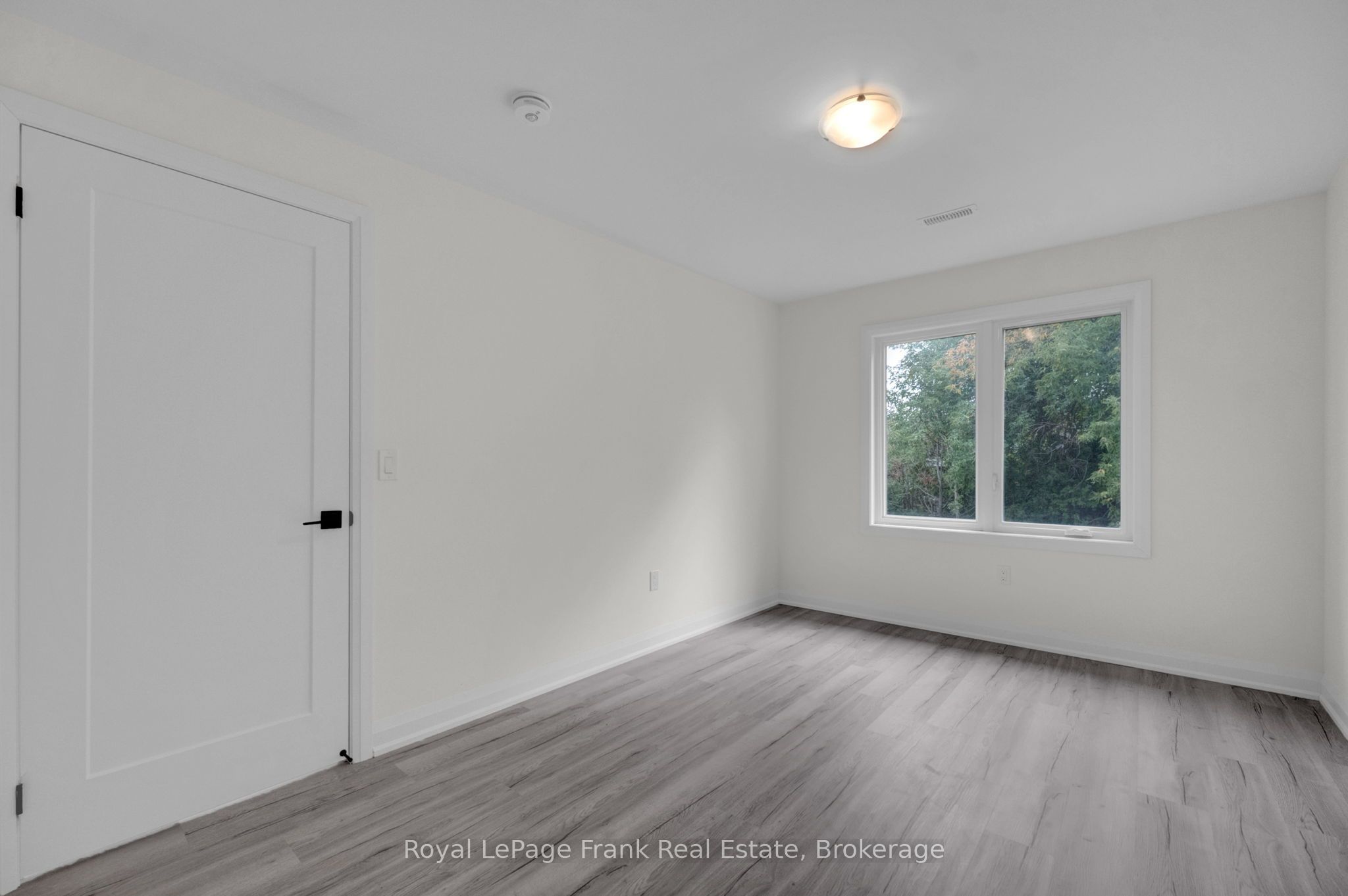 323 Anderson Avenue Property Photo 28