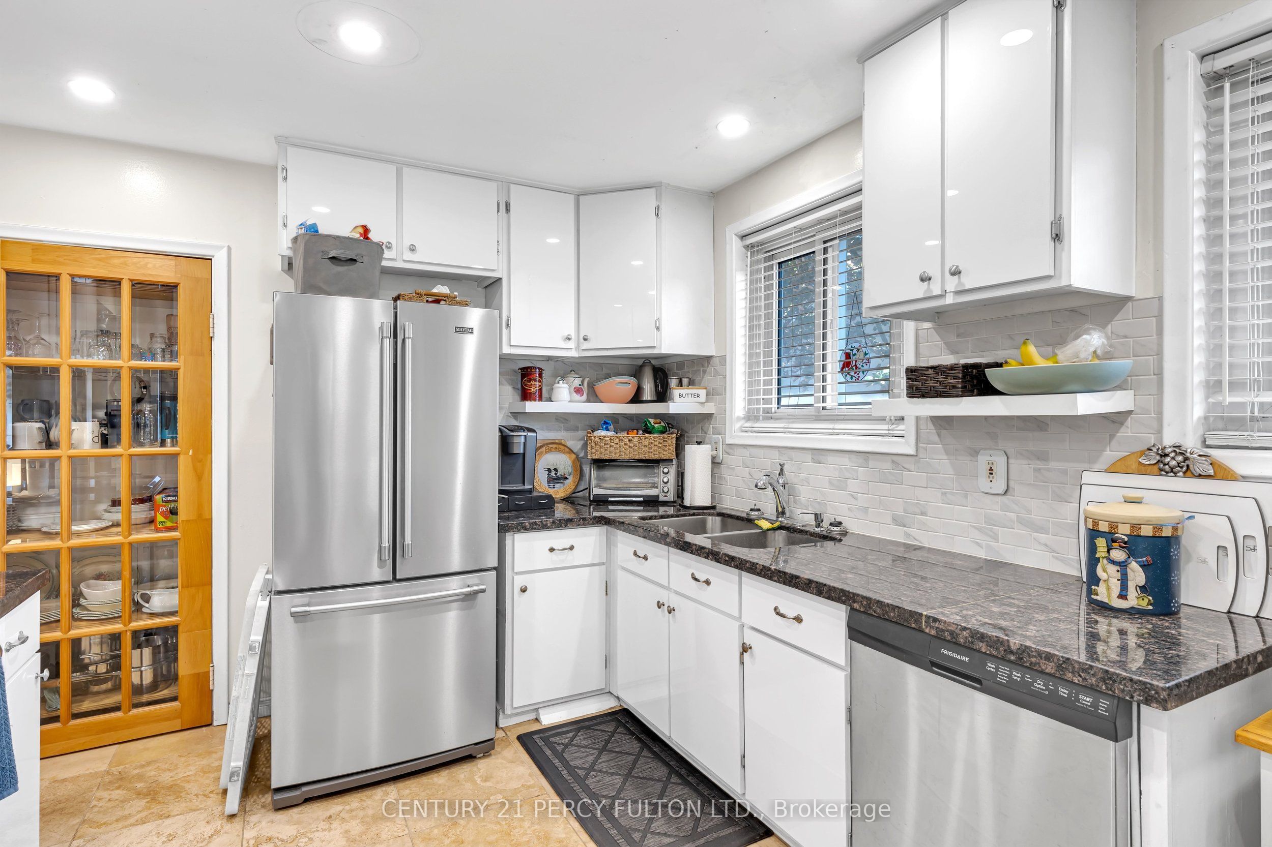 719 Balaton Avenue Property Photo 4