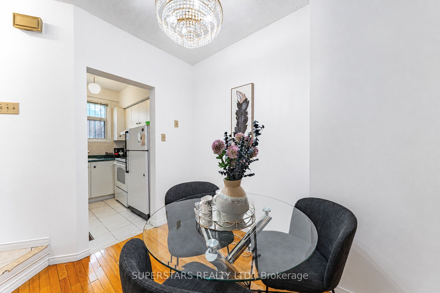 275 Broadview Avenue 10 Property Photo 6