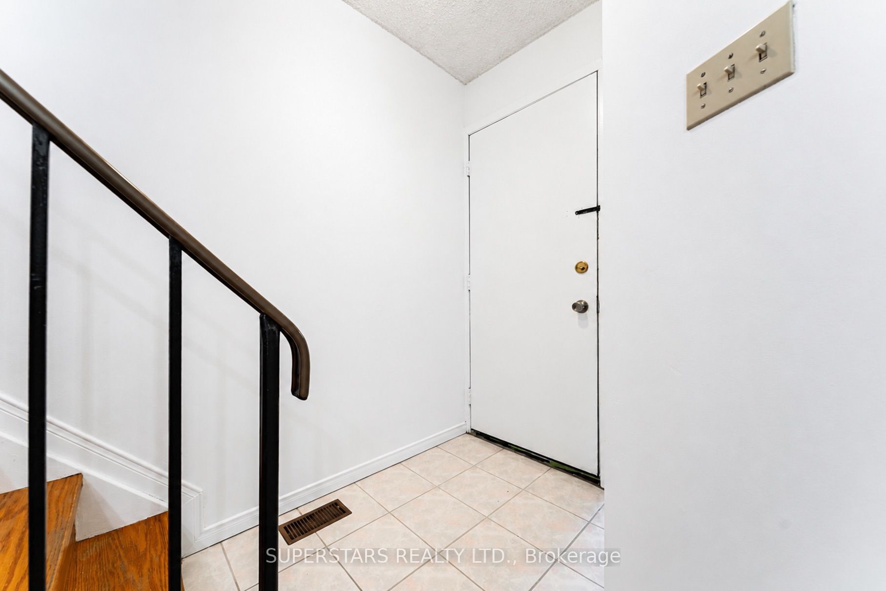 275 Broadview Avenue 10 Property Photo 22
