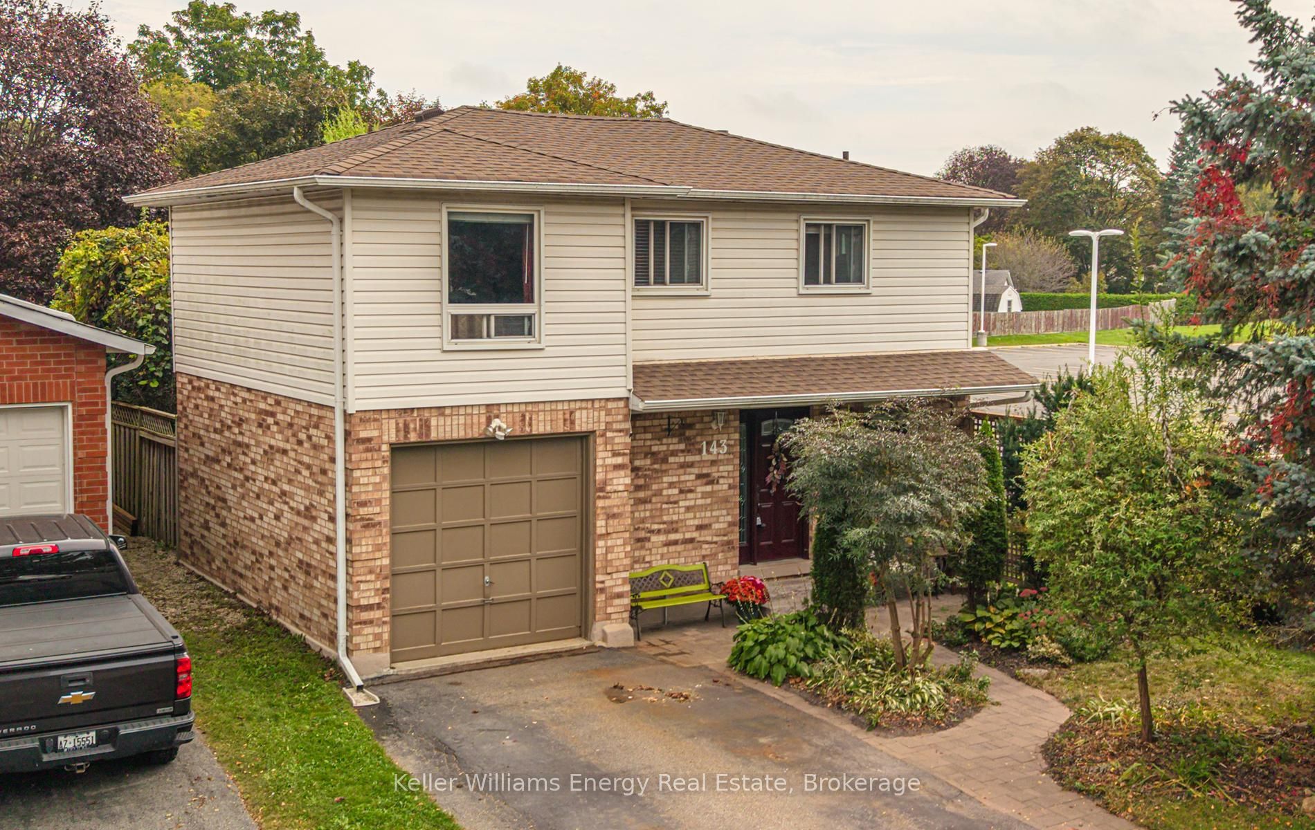 143 George Street E Property Photo 1