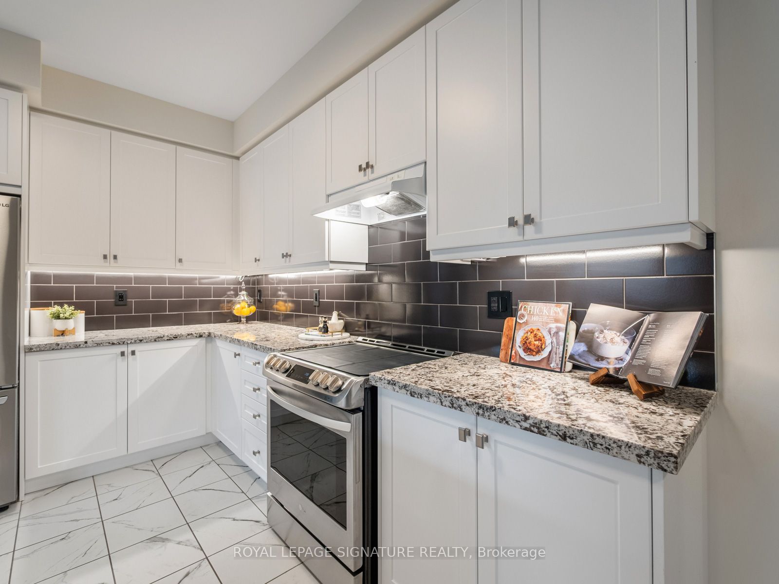 1055 Skyridge Boulevard Property Photo 8